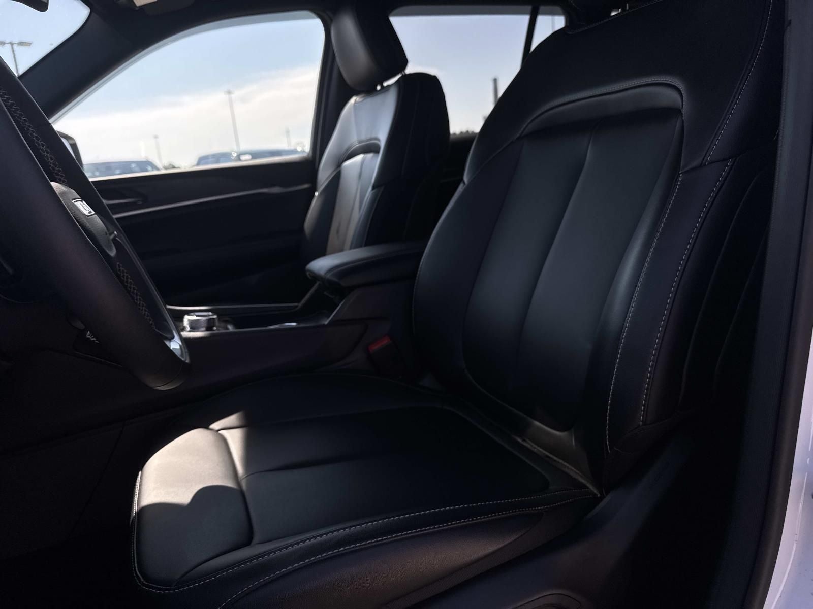 2025 Jeep Grand Cherokee Limited 4x2
