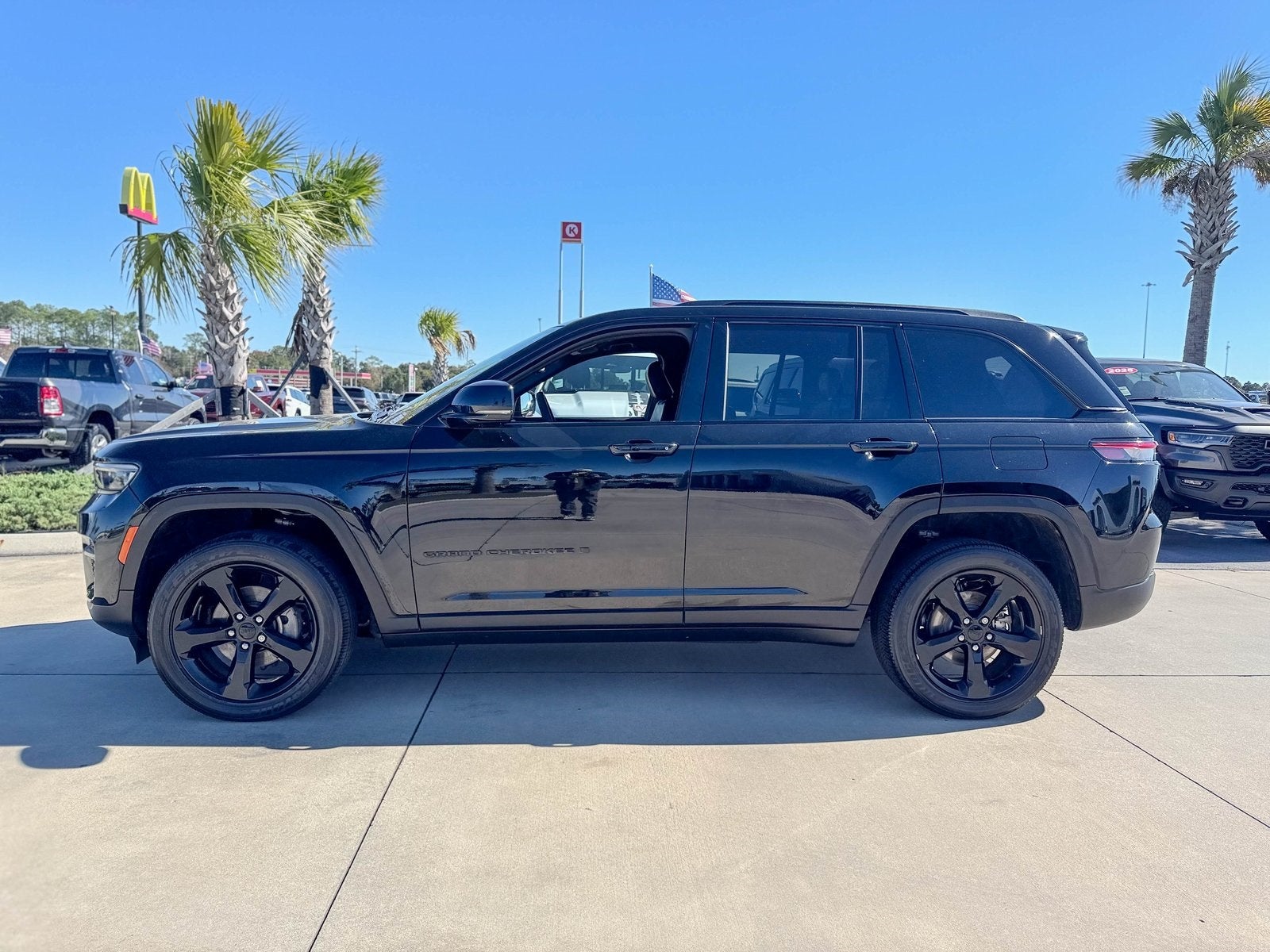 2023 Jeep Grand Cherokee Altitude 4x4