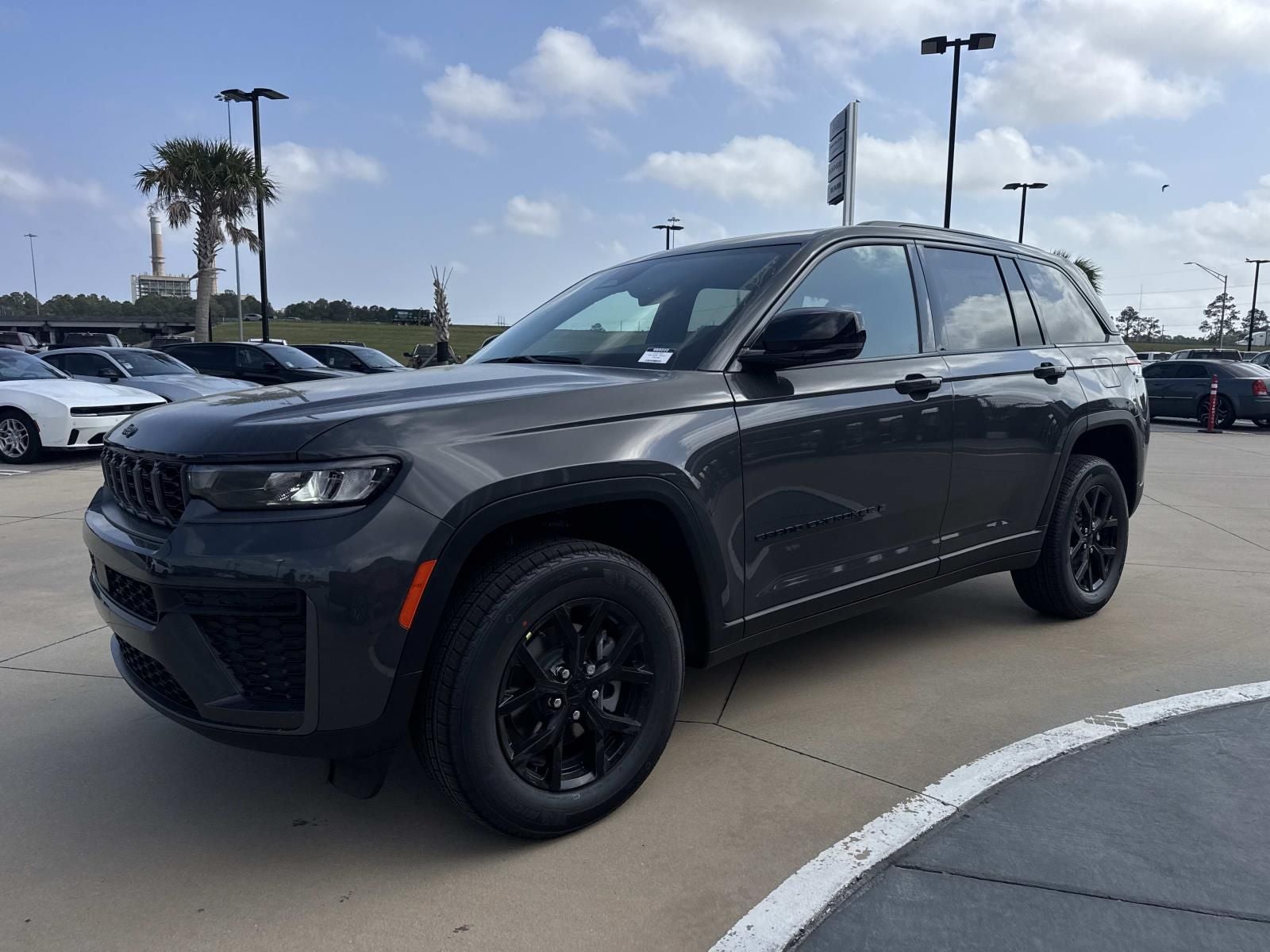2026 Jeep Grand Cherokee GRAND CHEROKEE LAREDO ALTITUDE 4X4