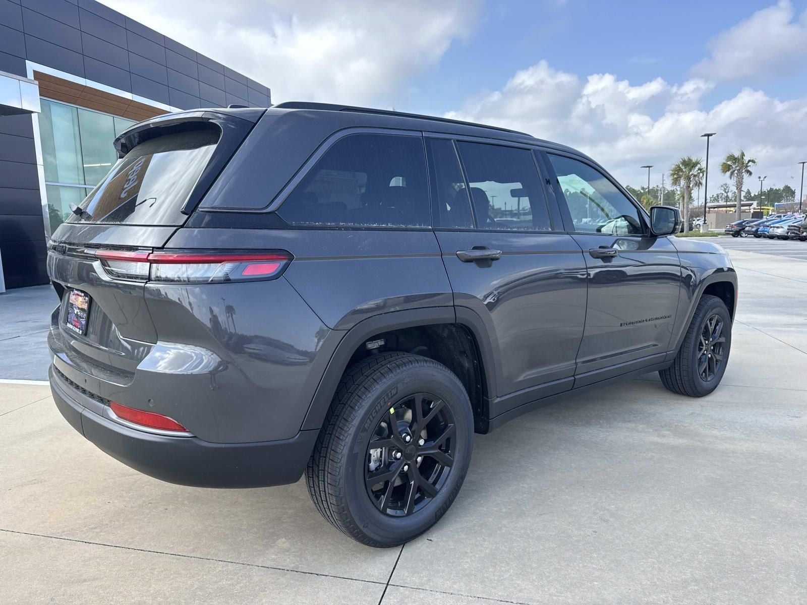 2026 Jeep Grand Cherokee GRAND CHEROKEE LAREDO ALTITUDE 4X4