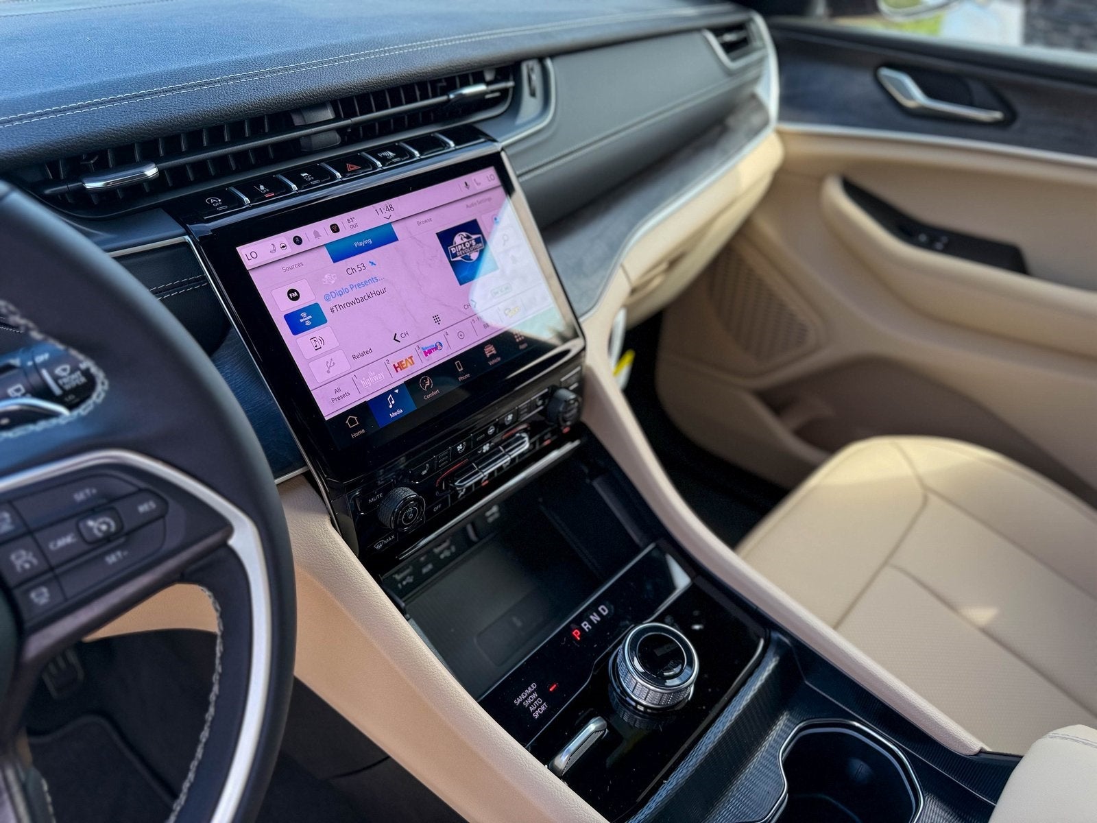 2025 Jeep Grand Cherokee GRAND CHEROKEE LIMITED 4X4