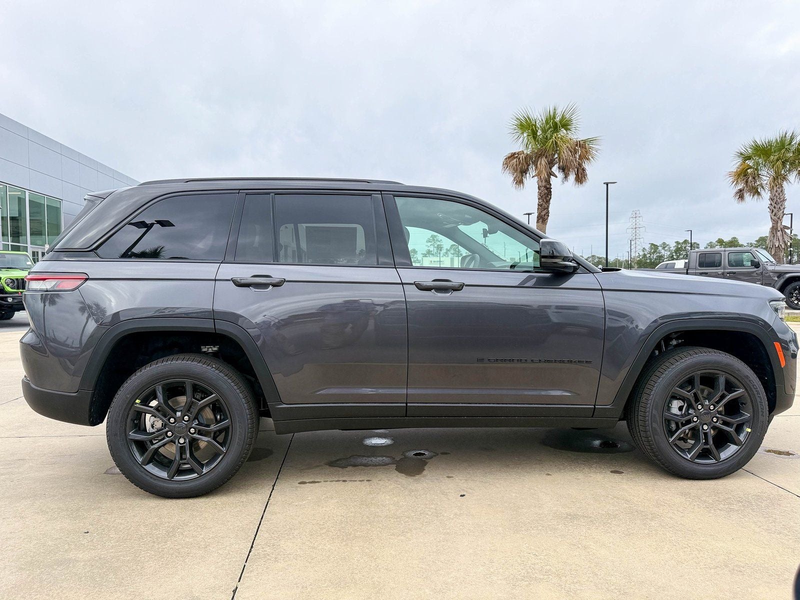 2025 Jeep Grand Cherokee GRAND CHEROKEE LIMITED 4X4
