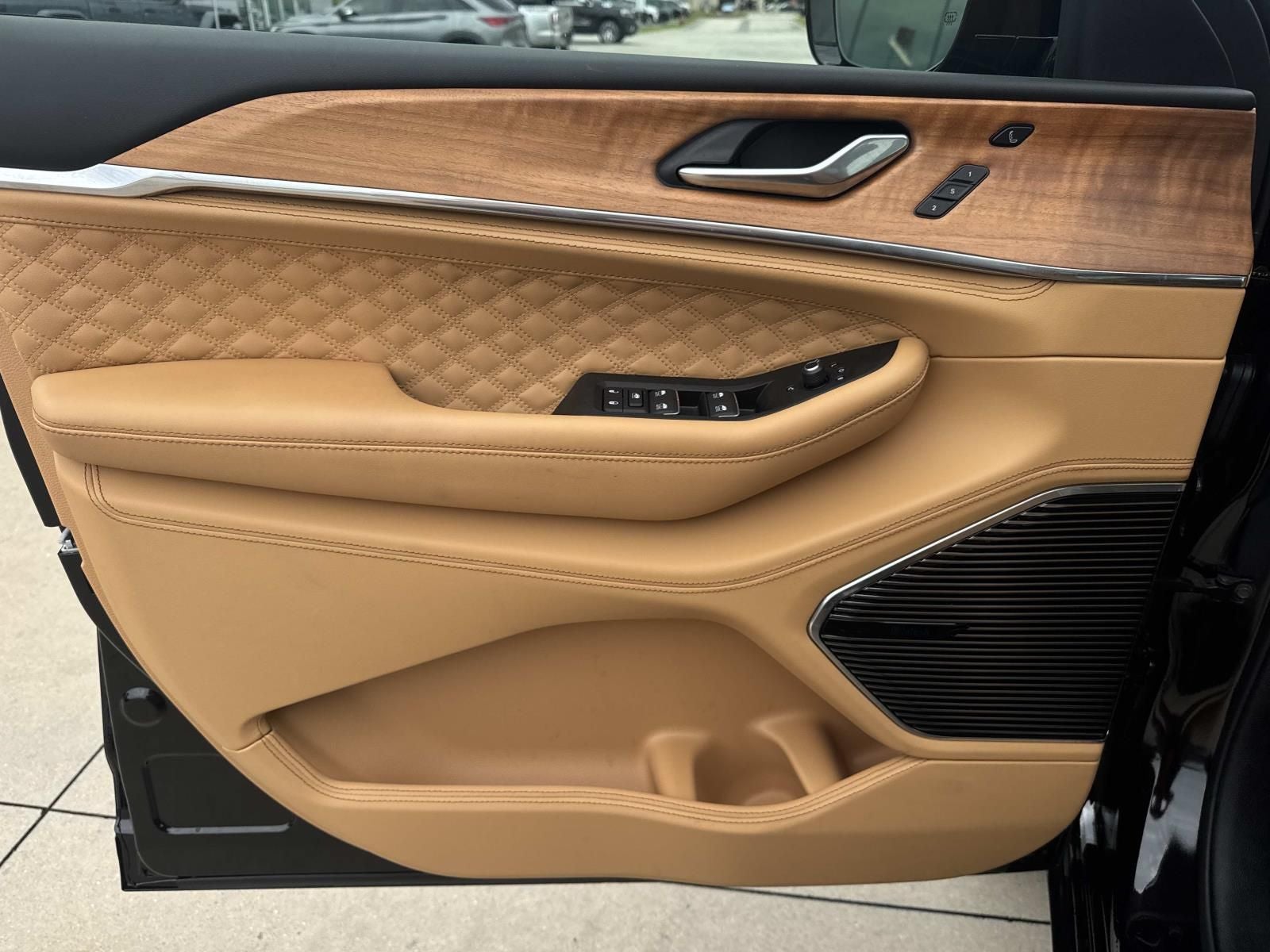 2026 Jeep Grand Cherokee GRAND CHEROKEE SUMMIT 4X4