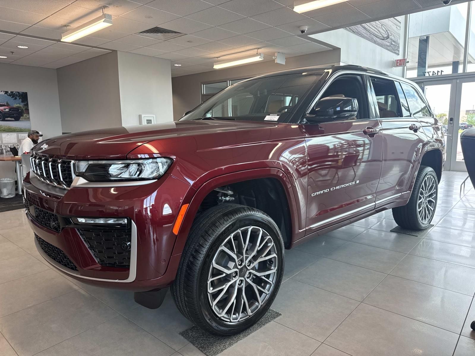 2026 Jeep Grand Cherokee GRAND CHEROKEE SUMMIT 4X4