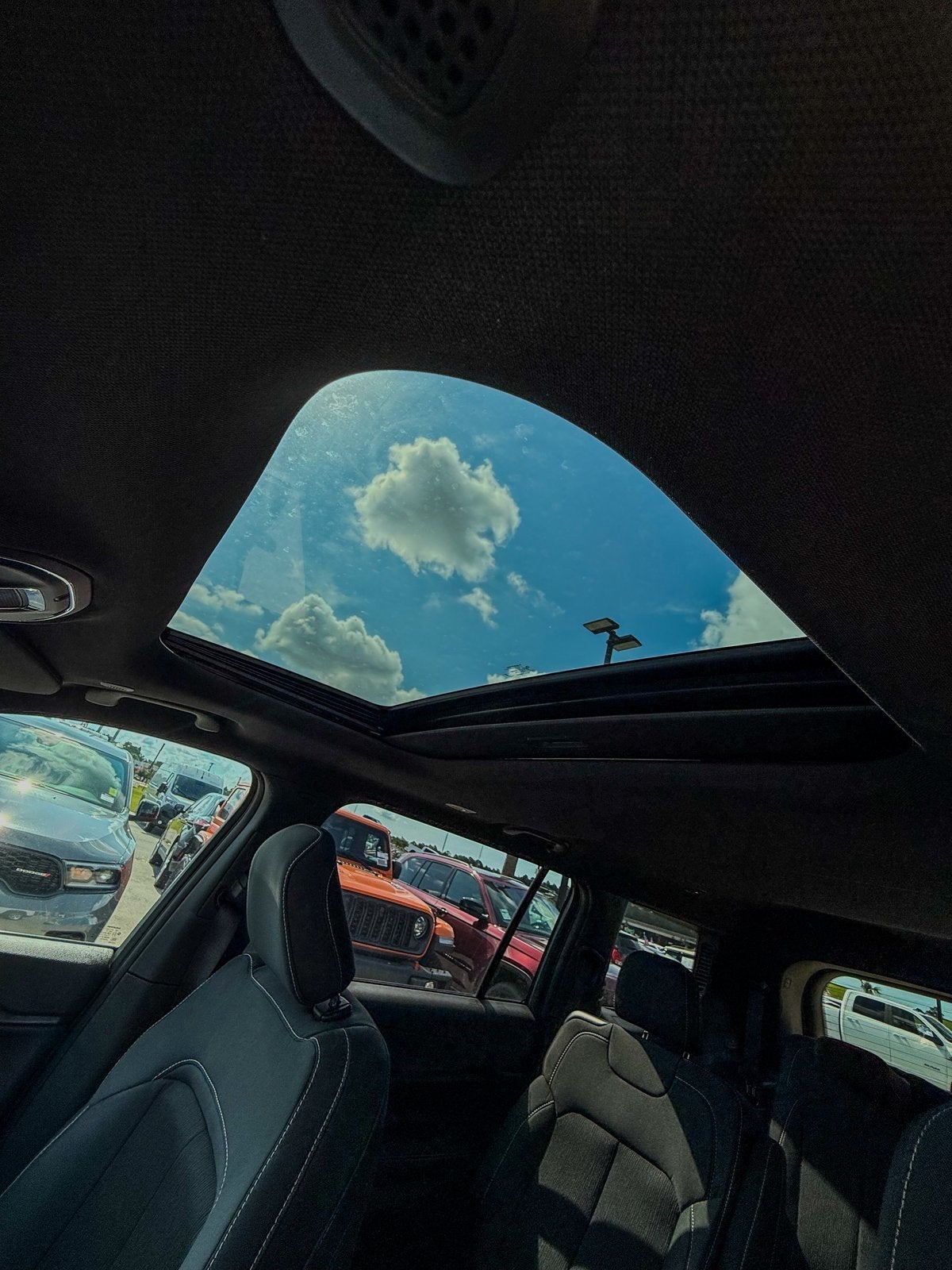 2025 Jeep Grand Cherokee GRAND CHEROKEE L LAREDO X 4X2