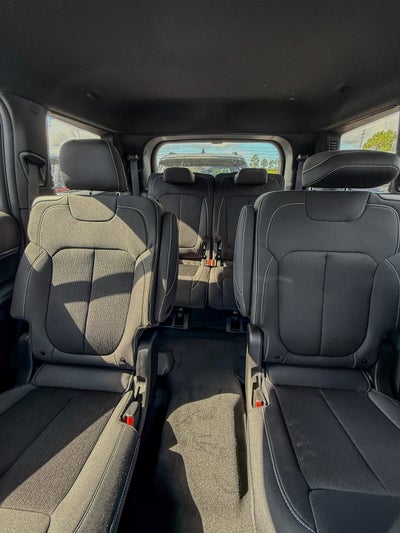 2025 Jeep Grand Cherokee GRAND CHEROKEE L LAREDO X 4X2