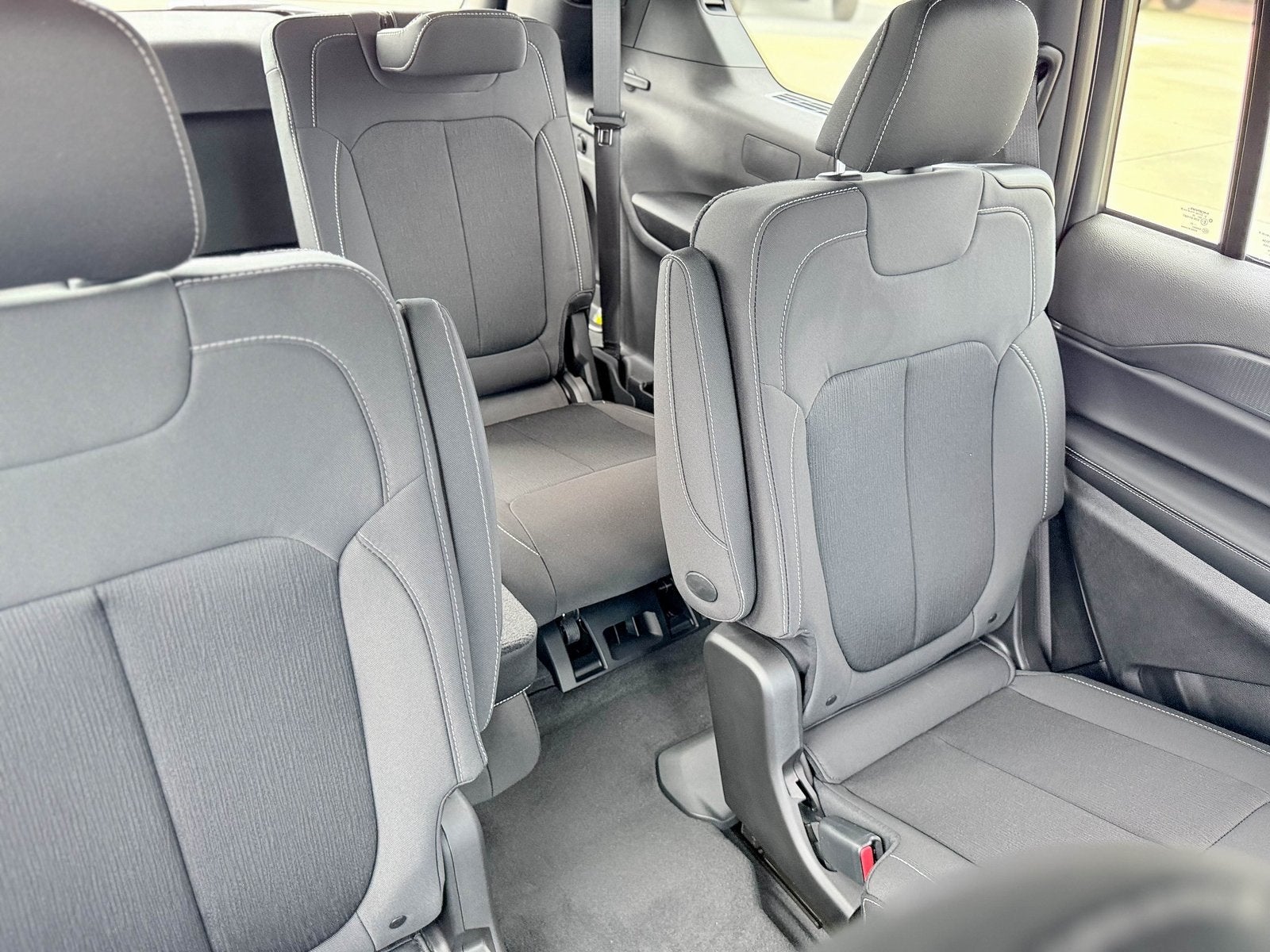 2025 Jeep Grand Cherokee GRAND CHEROKEE L LAREDO X 4X2