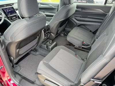 2025 Jeep Grand Cherokee GRAND CHEROKEE L LAREDO X 4X2