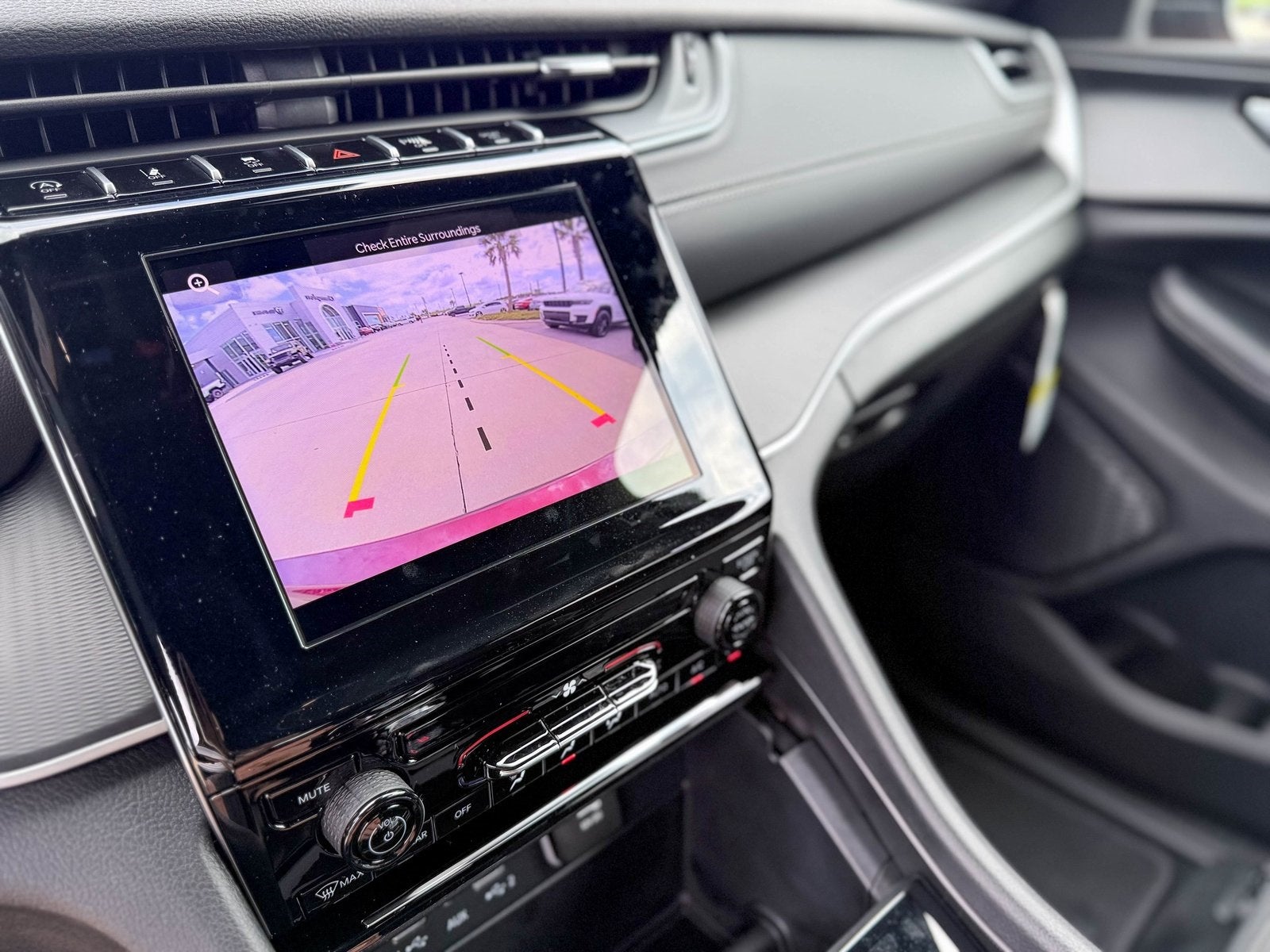 2025 Jeep Grand Cherokee GRAND CHEROKEE L LAREDO X 4X2