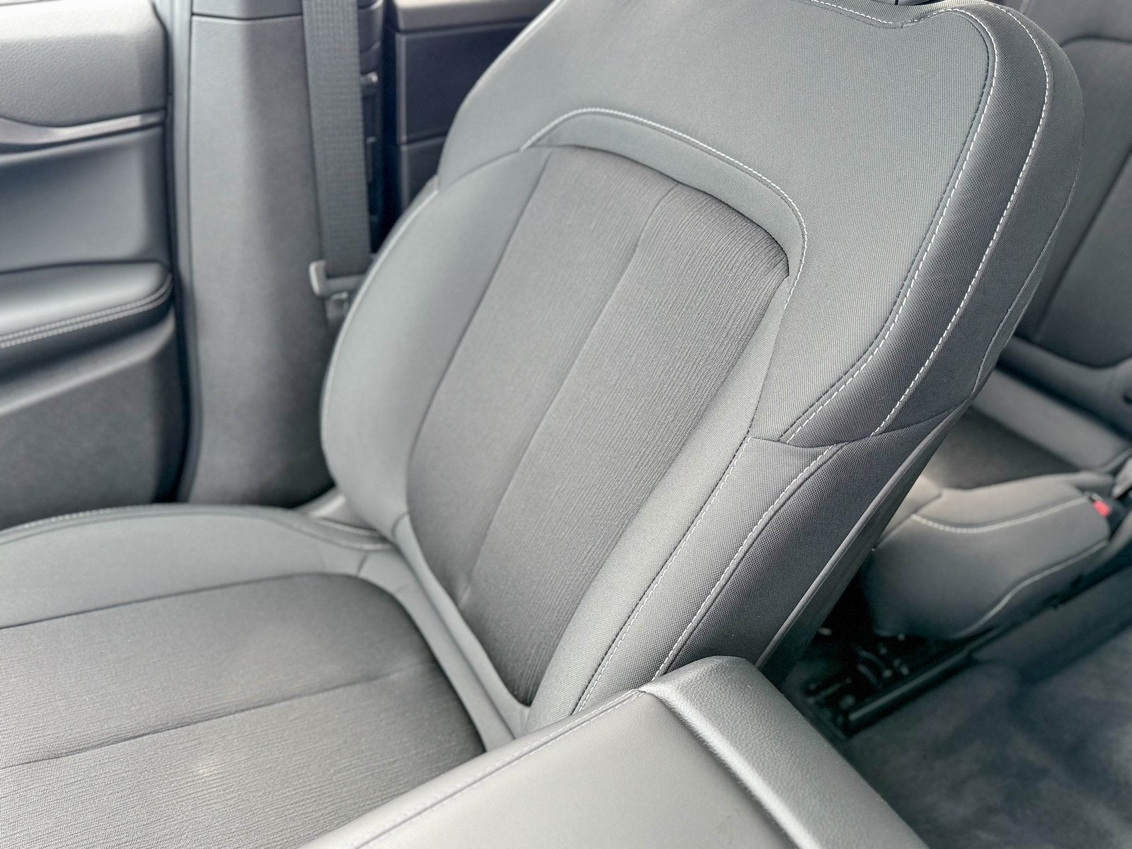 2025 Jeep Grand Cherokee GRAND CHEROKEE L LAREDO X 4X2