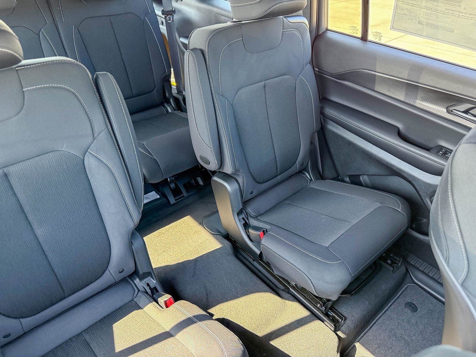 2025 Jeep Grand Cherokee GRAND CHEROKEE L LAREDO X 4X2