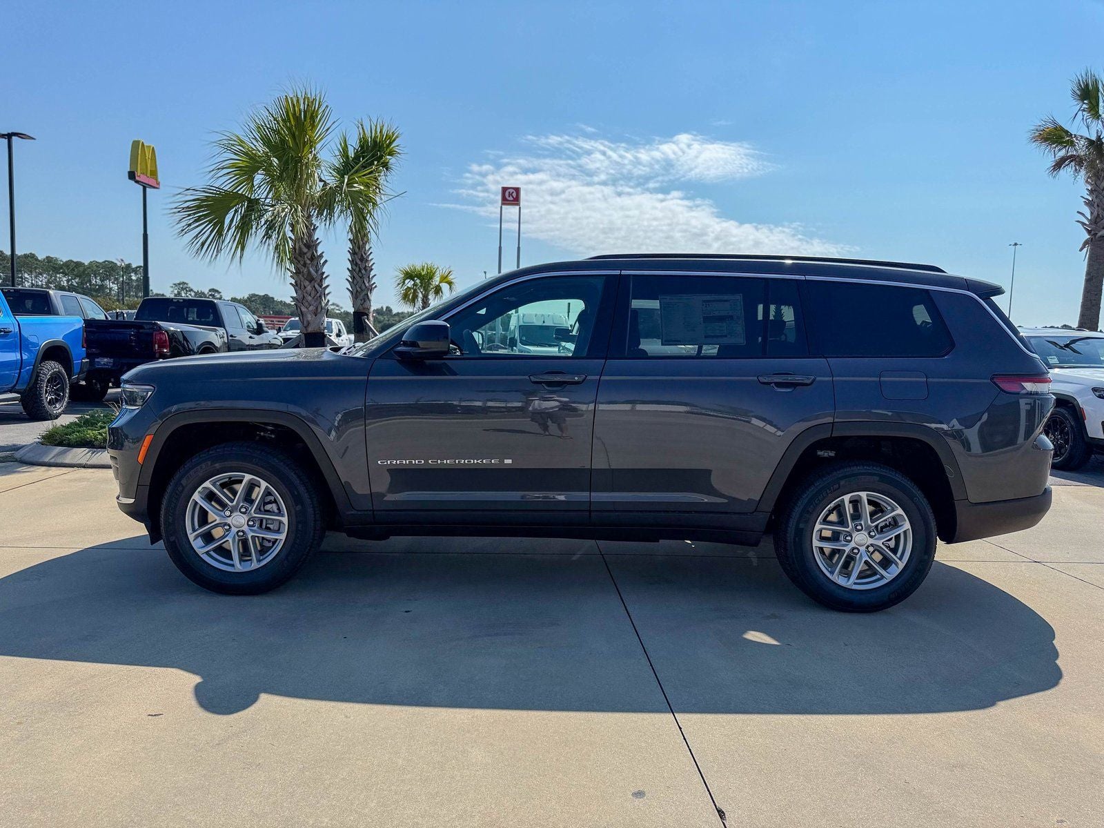 2025 Jeep Grand Cherokee GRAND CHEROKEE L LAREDO X 4X2