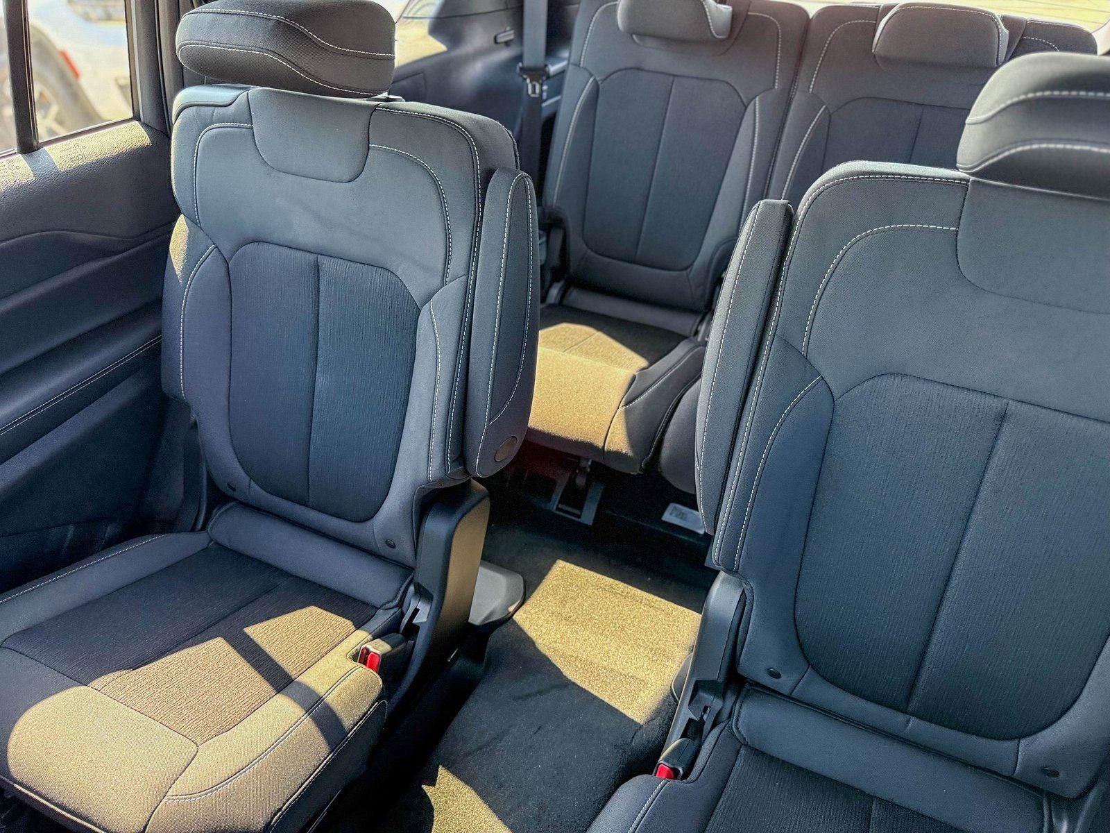 2025 Jeep Grand Cherokee GRAND CHEROKEE L LAREDO X 4X2