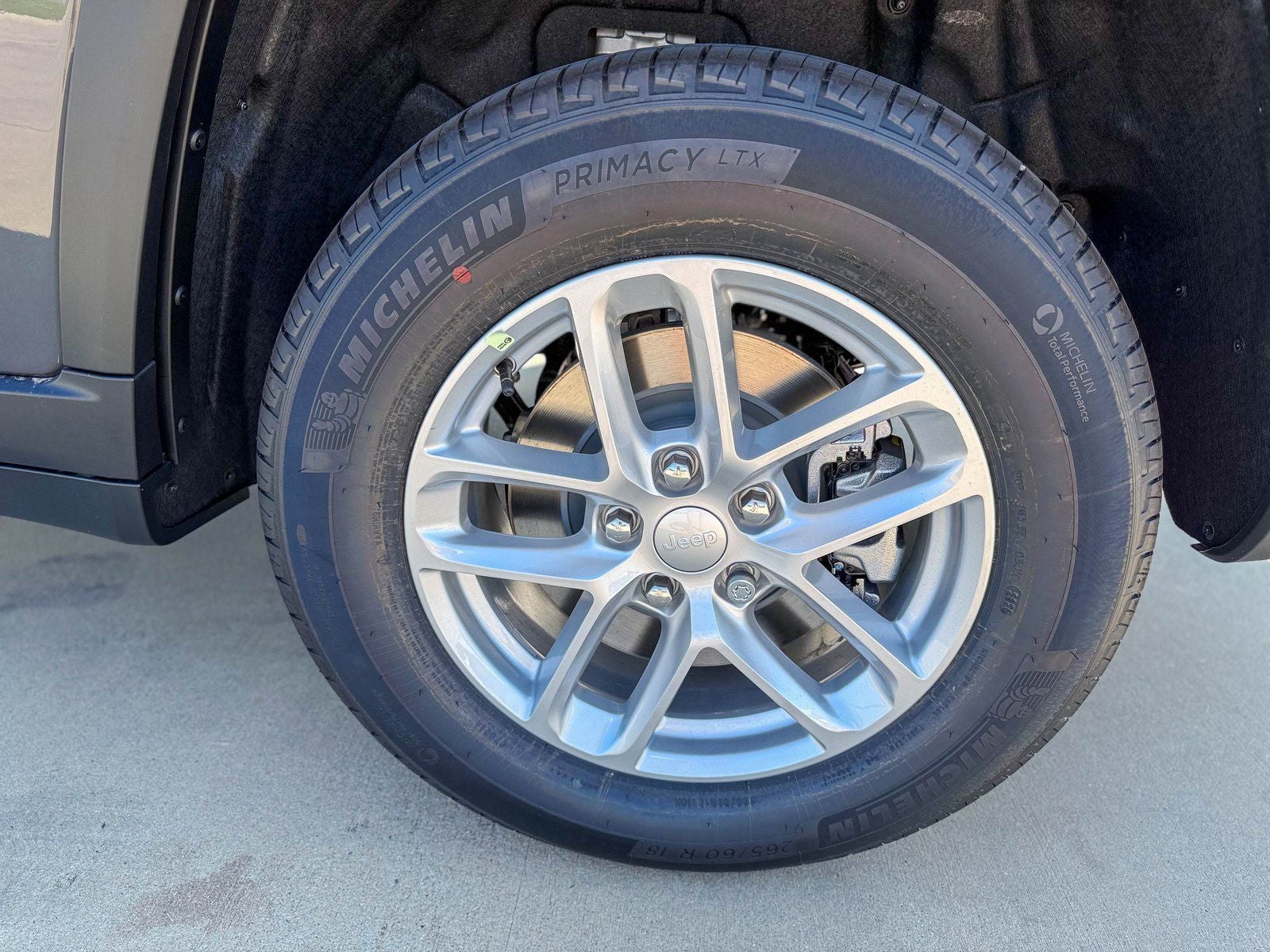 2025 Jeep Grand Cherokee GRAND CHEROKEE L LAREDO X 4X2