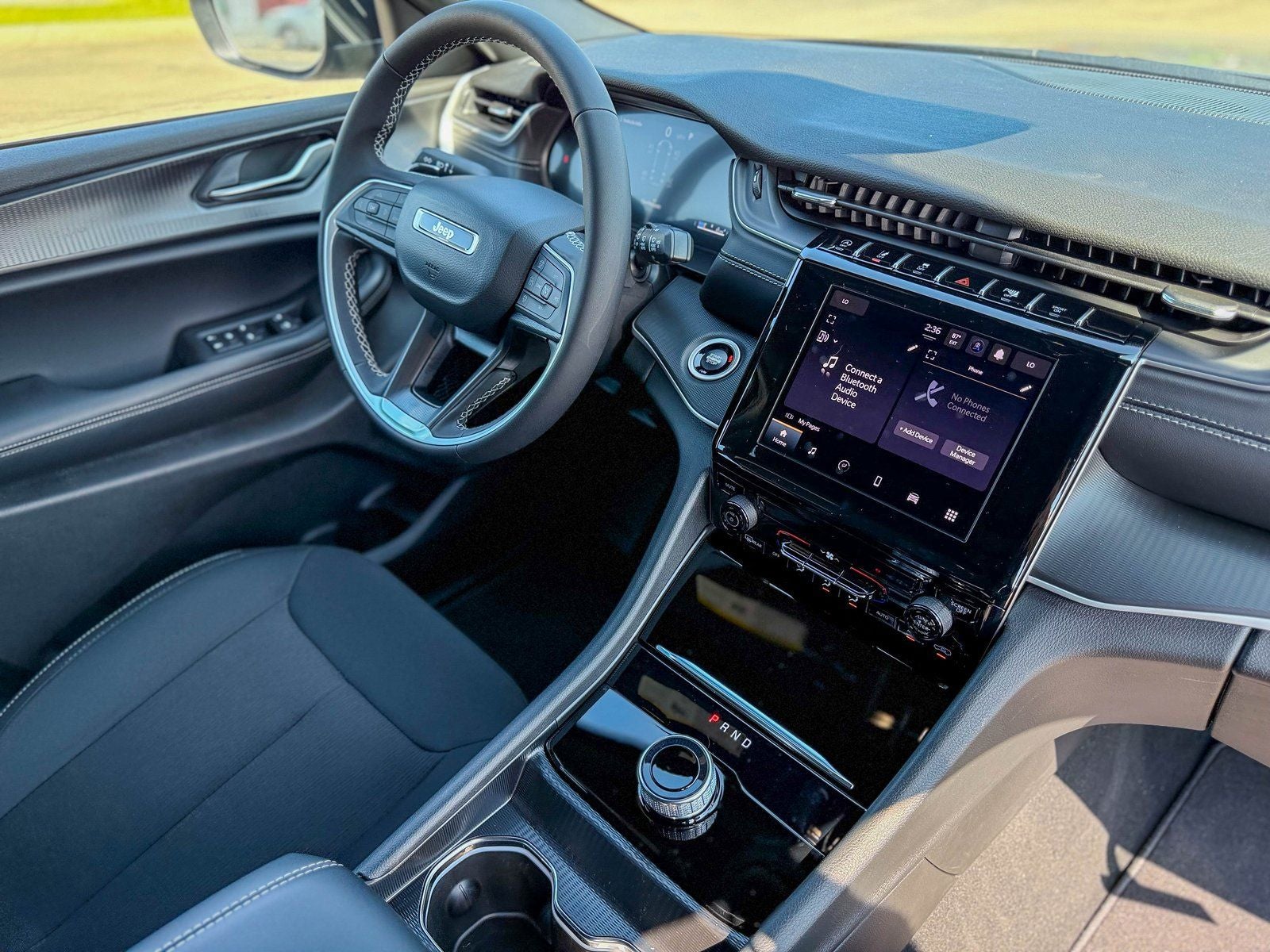 2025 Jeep Grand Cherokee GRAND CHEROKEE L LAREDO X 4X2