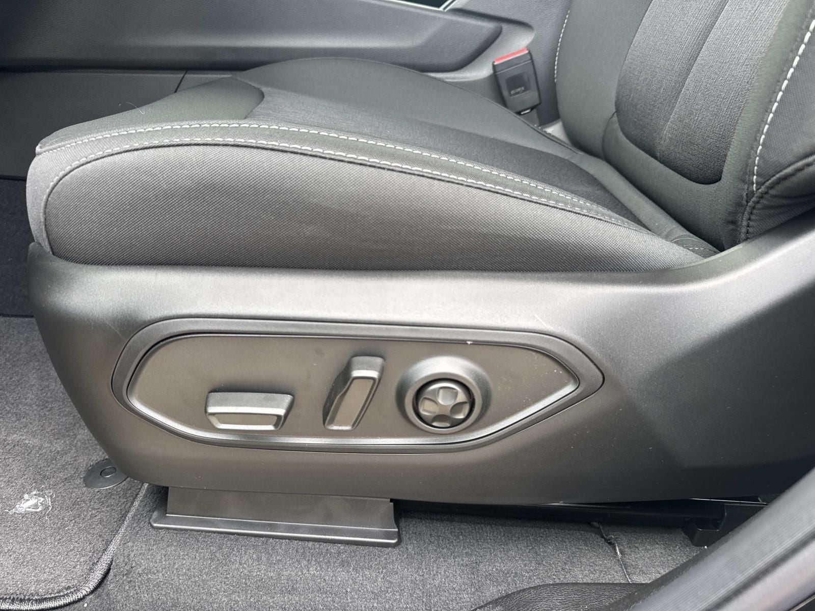 2026 Jeep Grand Cherokee GRAND CHEROKEE L LAREDO 4X2