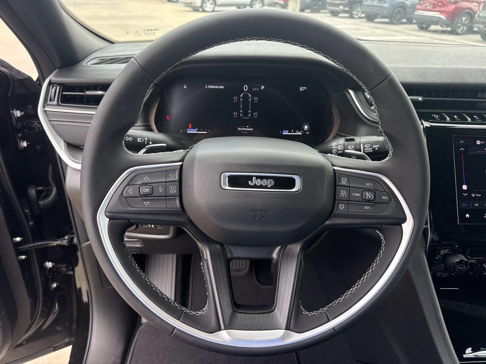2026 Jeep Grand Cherokee GRAND CHEROKEE L LAREDO 4X2