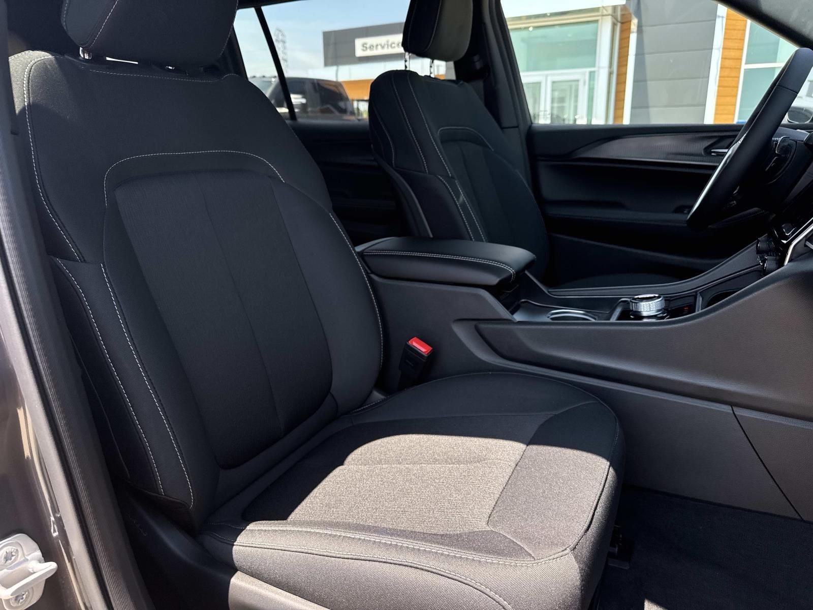 2026 Jeep Grand Cherokee GRAND CHEROKEE L LAREDO X 4X2