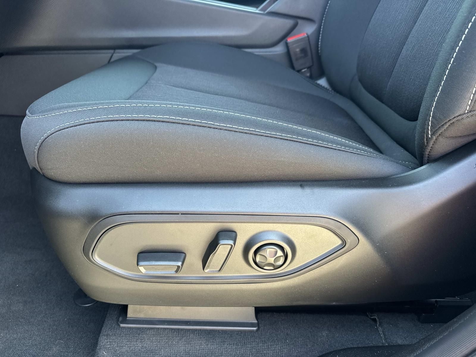 2026 Jeep Grand Cherokee GRAND CHEROKEE L LAREDO X 4X2