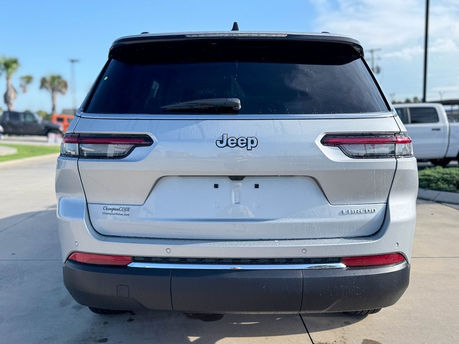 2025 Jeep Grand Cherokee GRAND CHEROKEE L LAREDO X 4X2