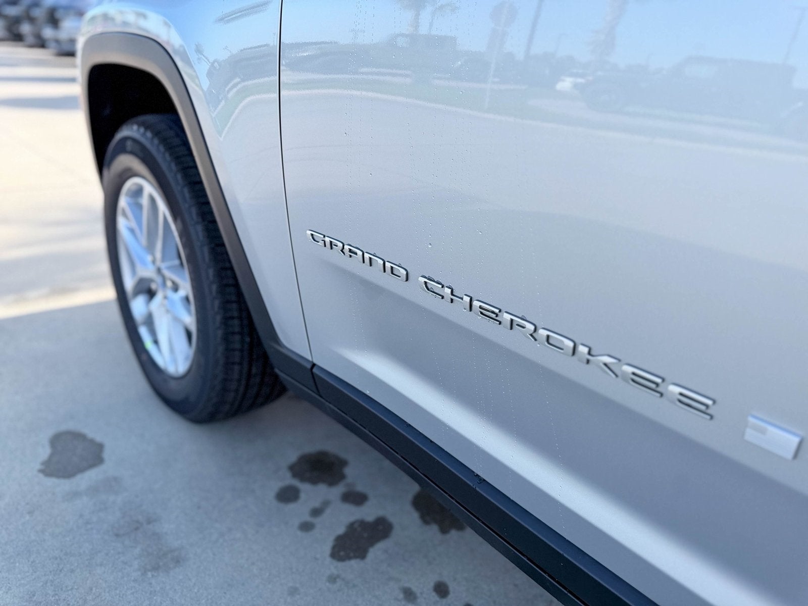 2025 Jeep Grand Cherokee GRAND CHEROKEE L LAREDO X 4X2