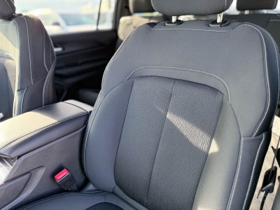 2025 Jeep Grand Cherokee GRAND CHEROKEE L LAREDO X 4X2