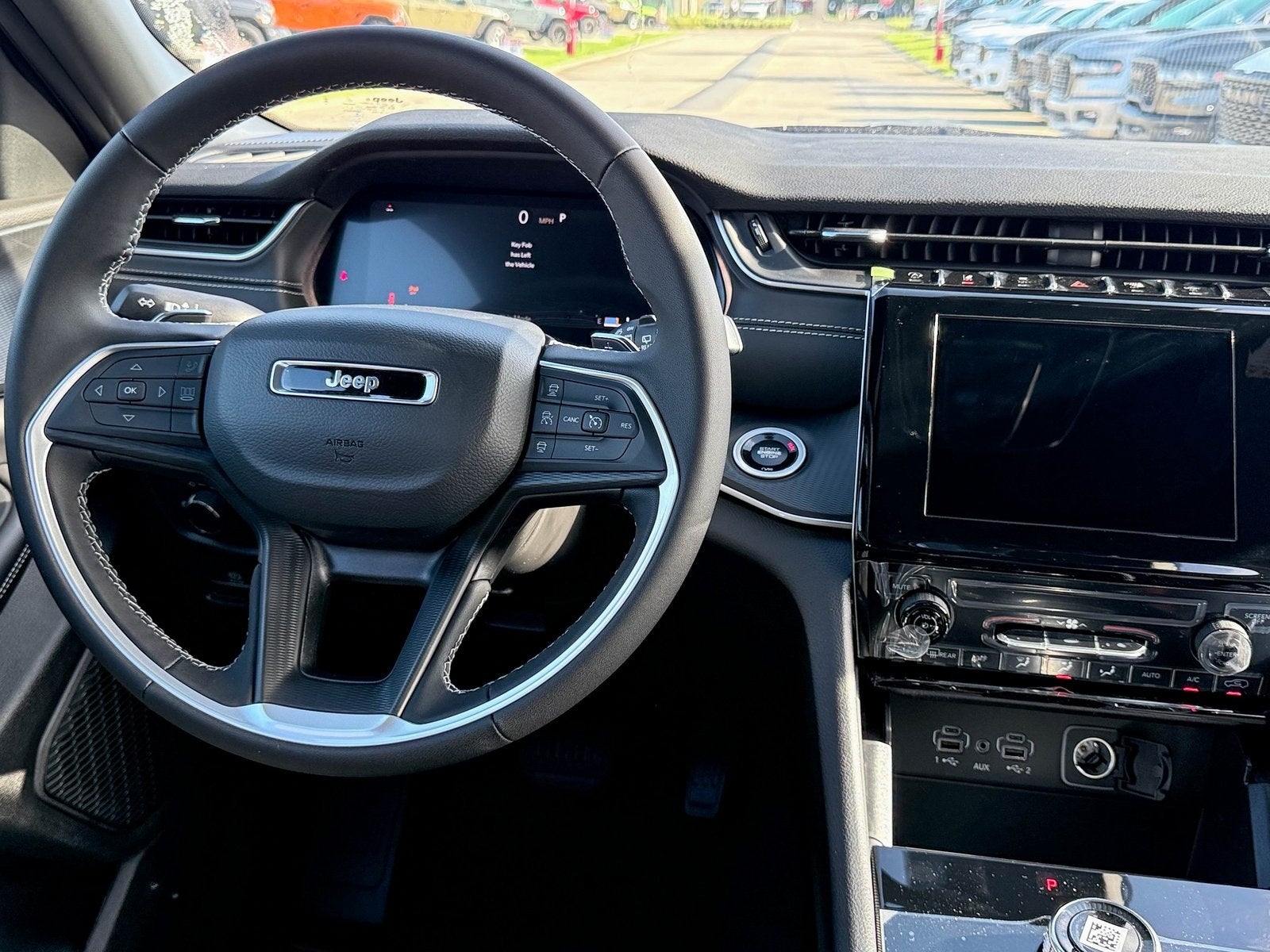 2025 Jeep Grand Cherokee GRAND CHEROKEE L LAREDO X 4X2