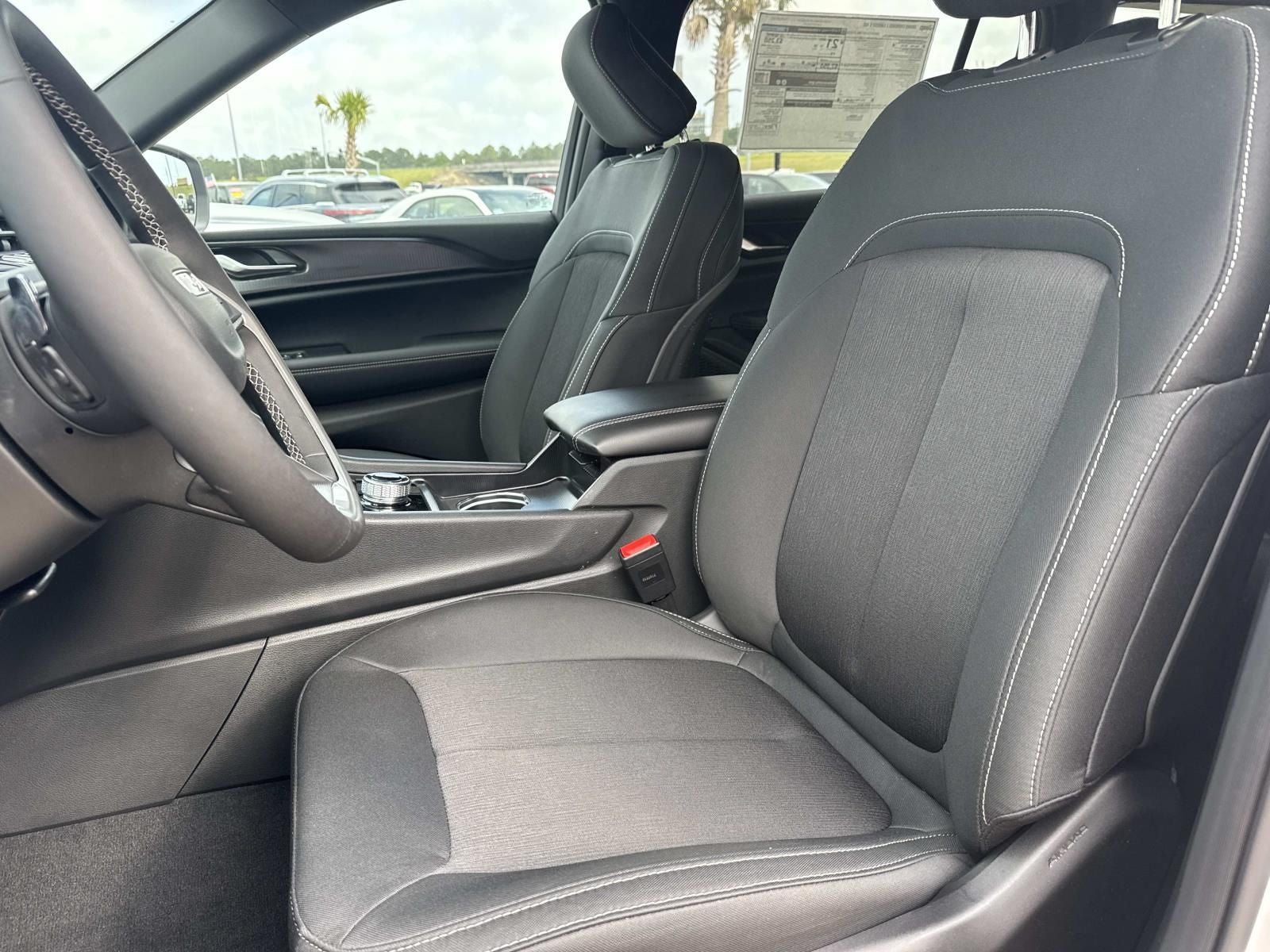 2026 Jeep Grand Cherokee GRAND CHEROKEE L LAREDO X 4X2