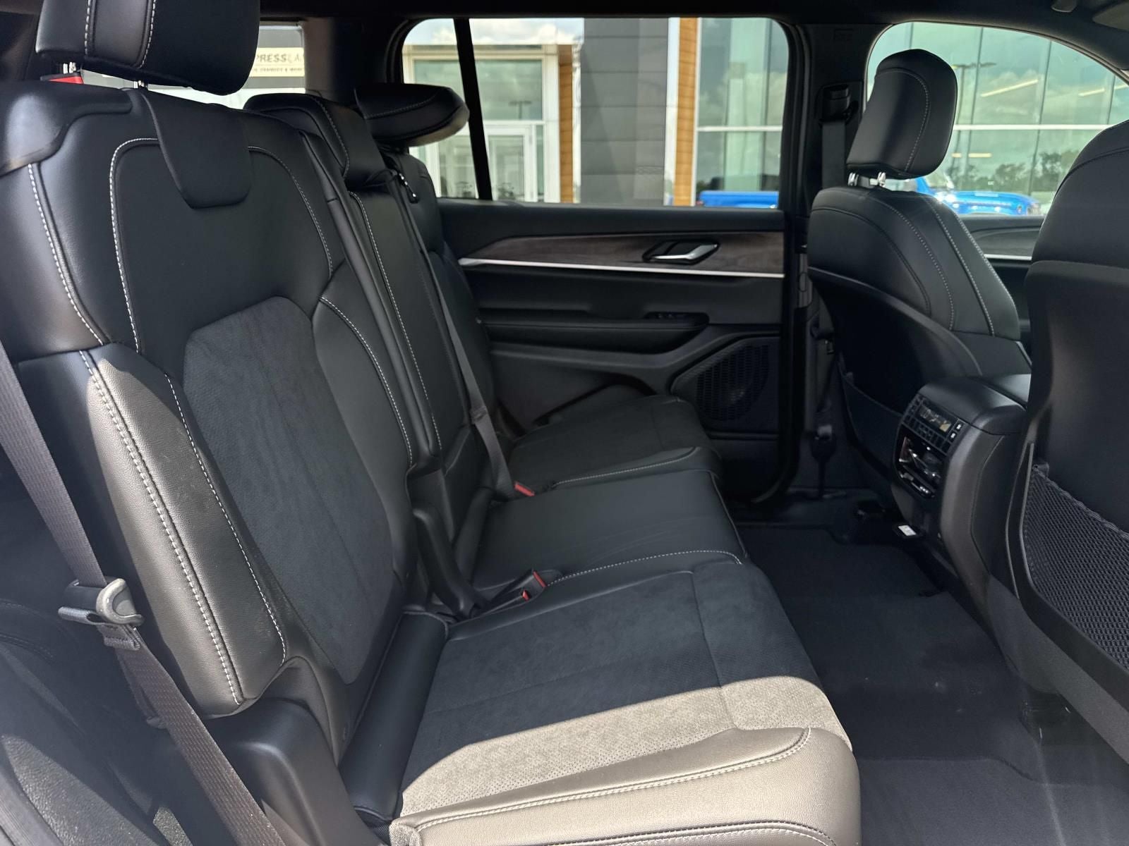 2026 Jeep Grand Cherokee L Laredo