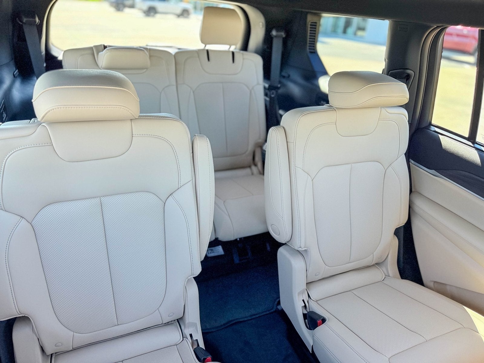 2025 Jeep Grand Cherokee GRAND CHEROKEE L LIMITED 4X2