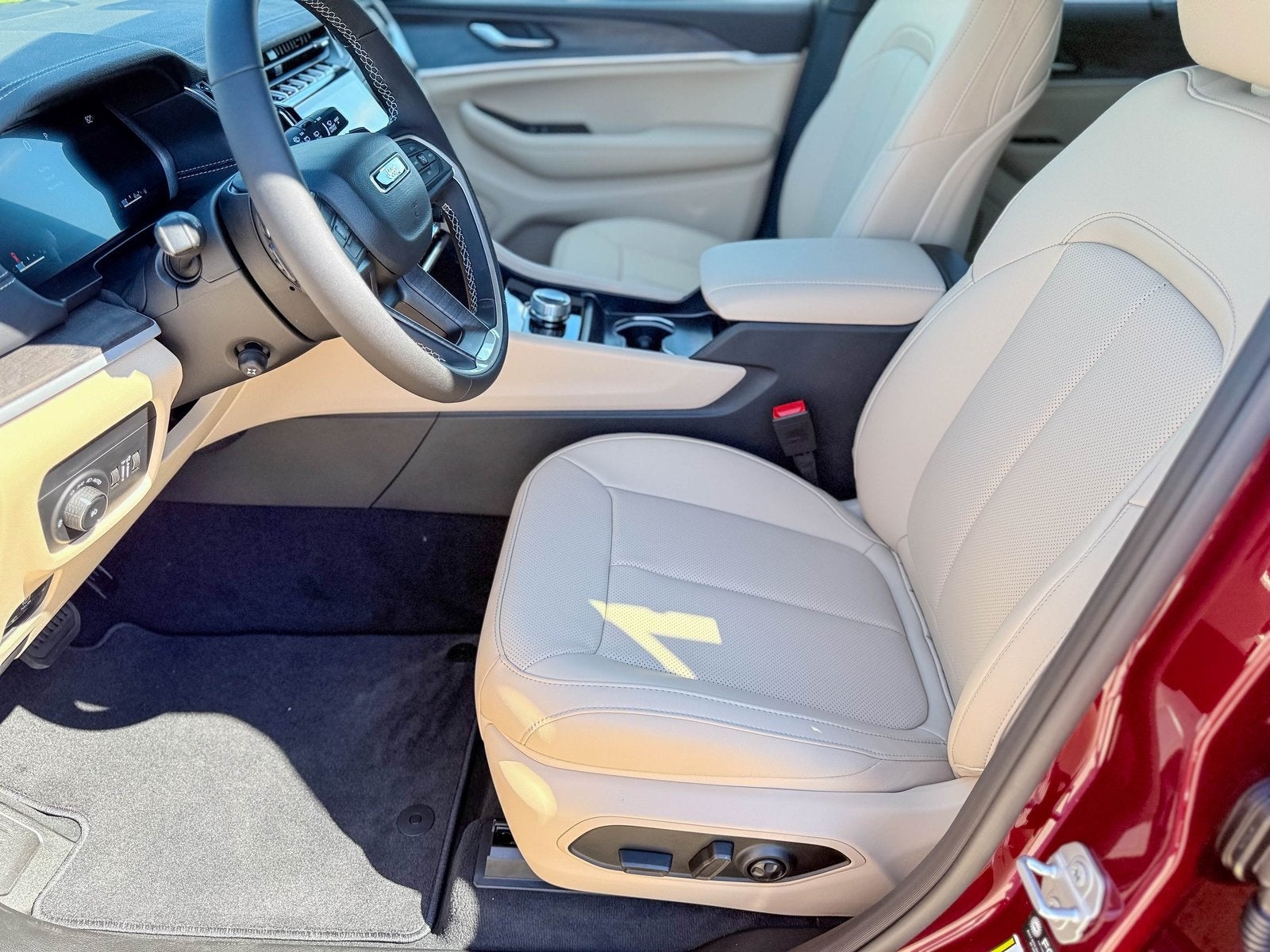 2025 Jeep Grand Cherokee GRAND CHEROKEE L LIMITED 4X2