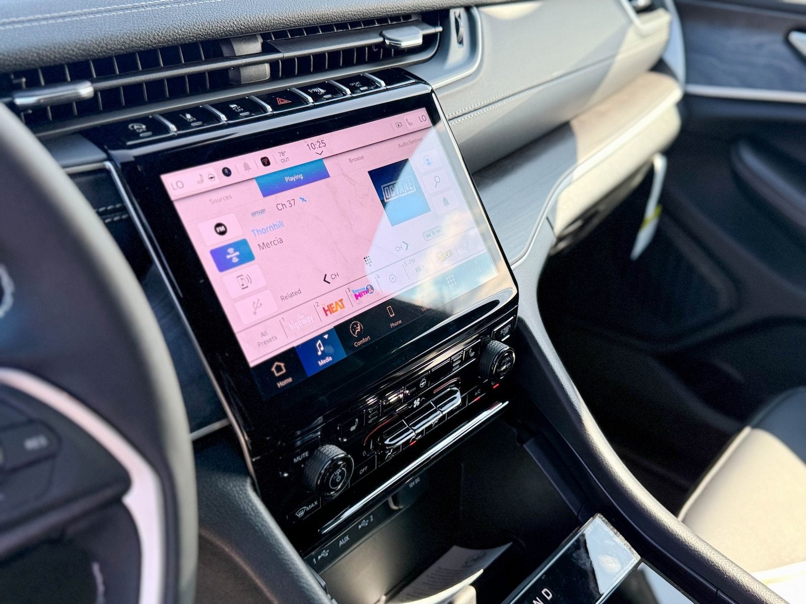 2025 Jeep Grand Cherokee GRAND CHEROKEE L LIMITED 4X2