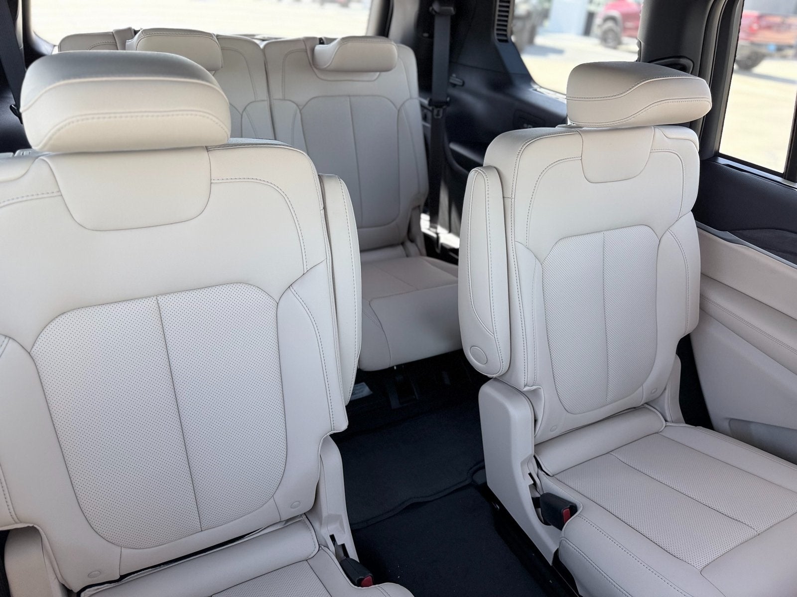 2025 Jeep Grand Cherokee GRAND CHEROKEE L LIMITED 4X2