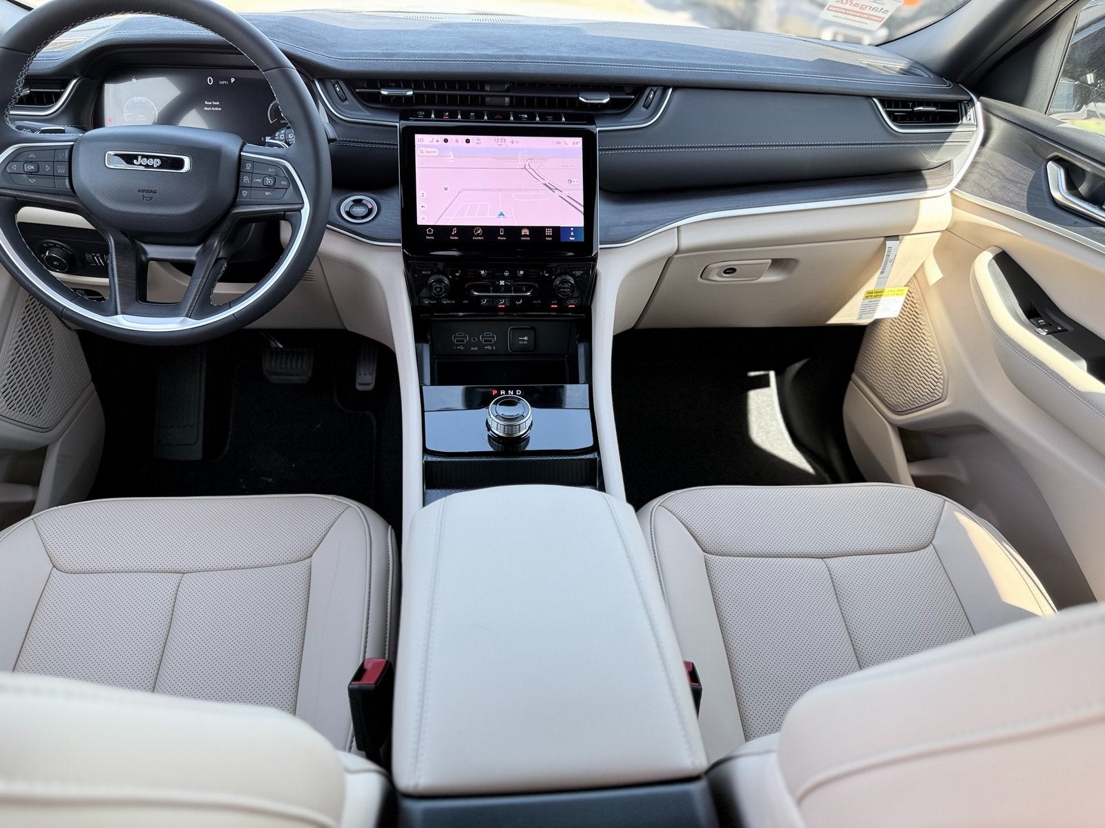 2025 Jeep Grand Cherokee GRAND CHEROKEE L LIMITED 4X2