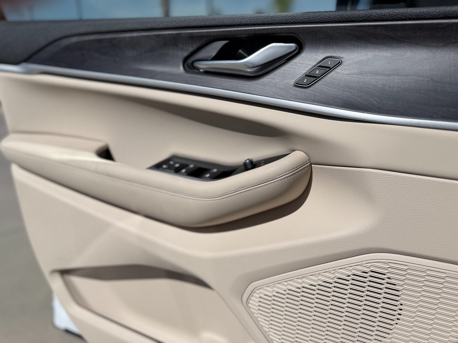 2025 Jeep Grand Cherokee GRAND CHEROKEE L LIMITED 4X2