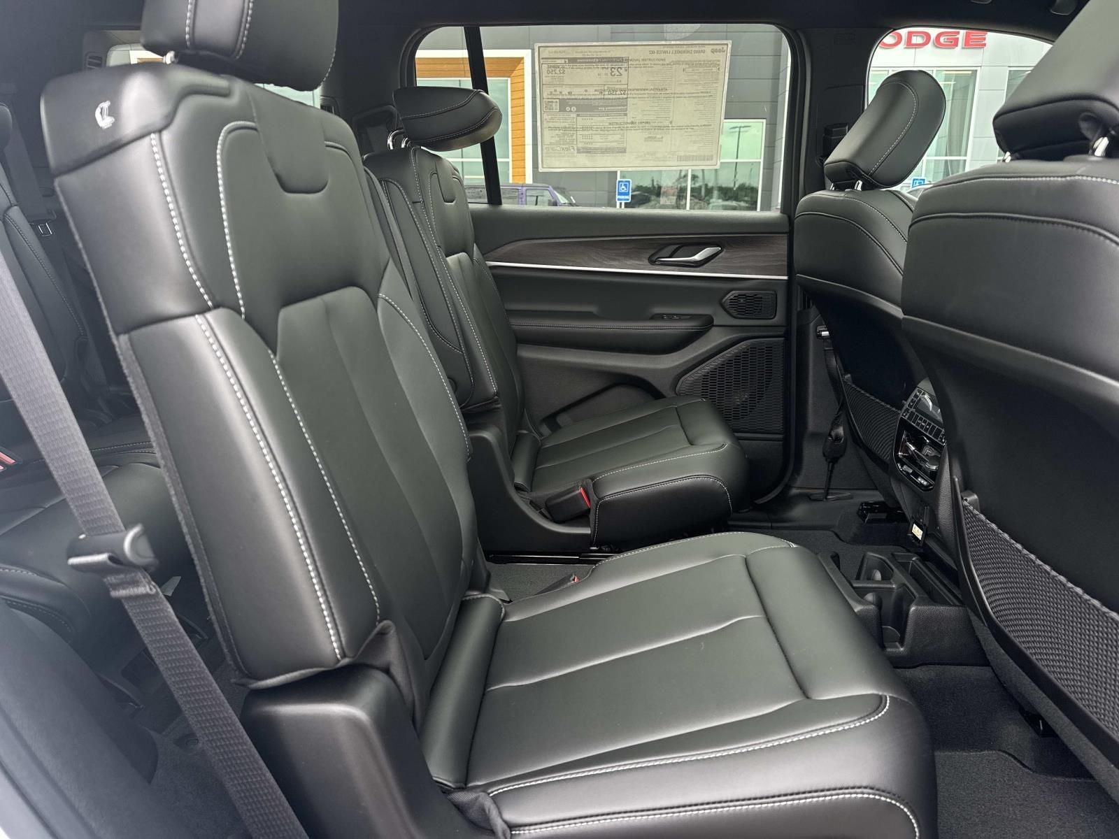 2026 Jeep Grand Cherokee GRAND CHEROKEE L LIMITED 4X2