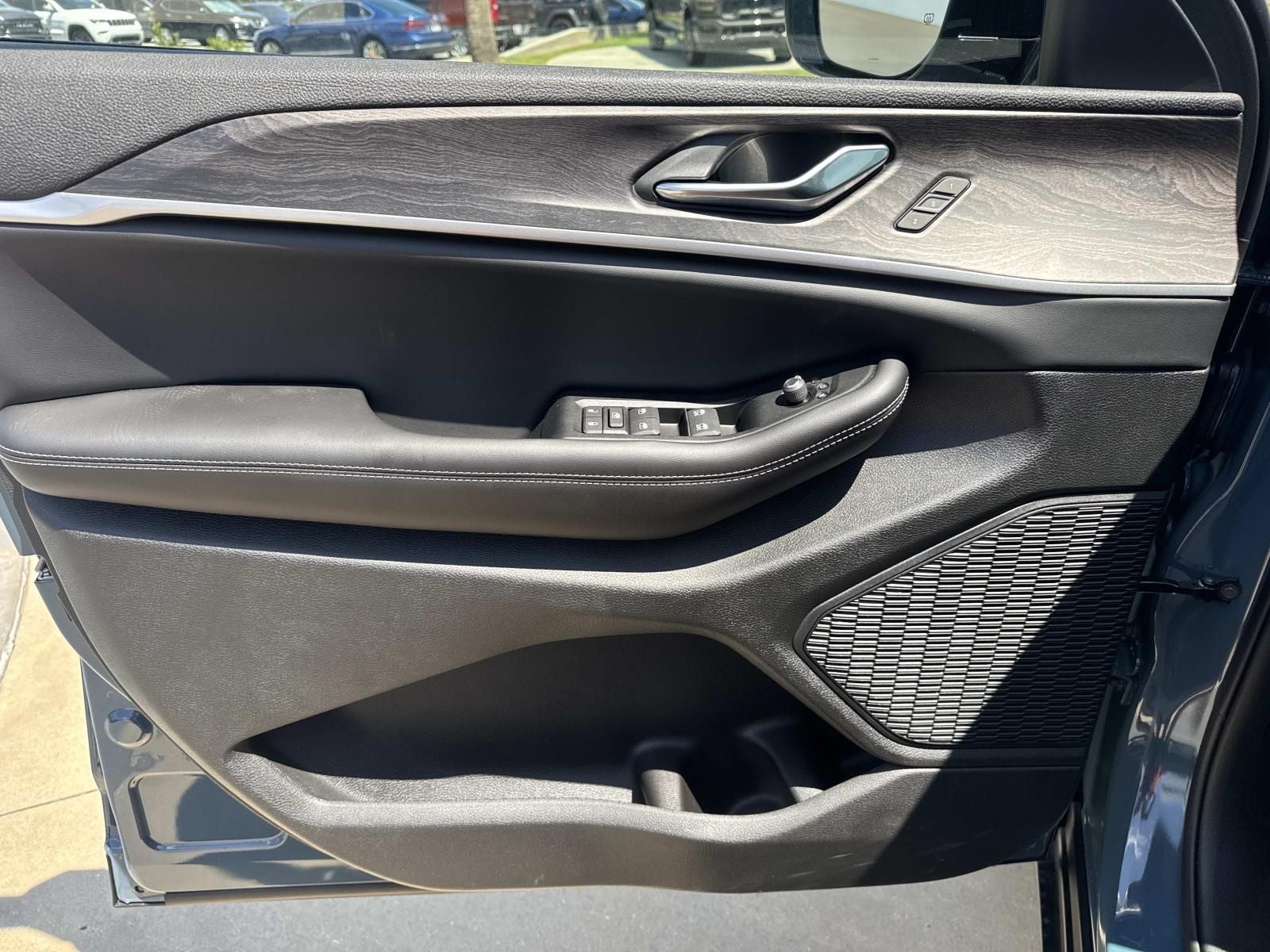 2026 Jeep Grand Cherokee GRAND CHEROKEE L LIMITED 4X2