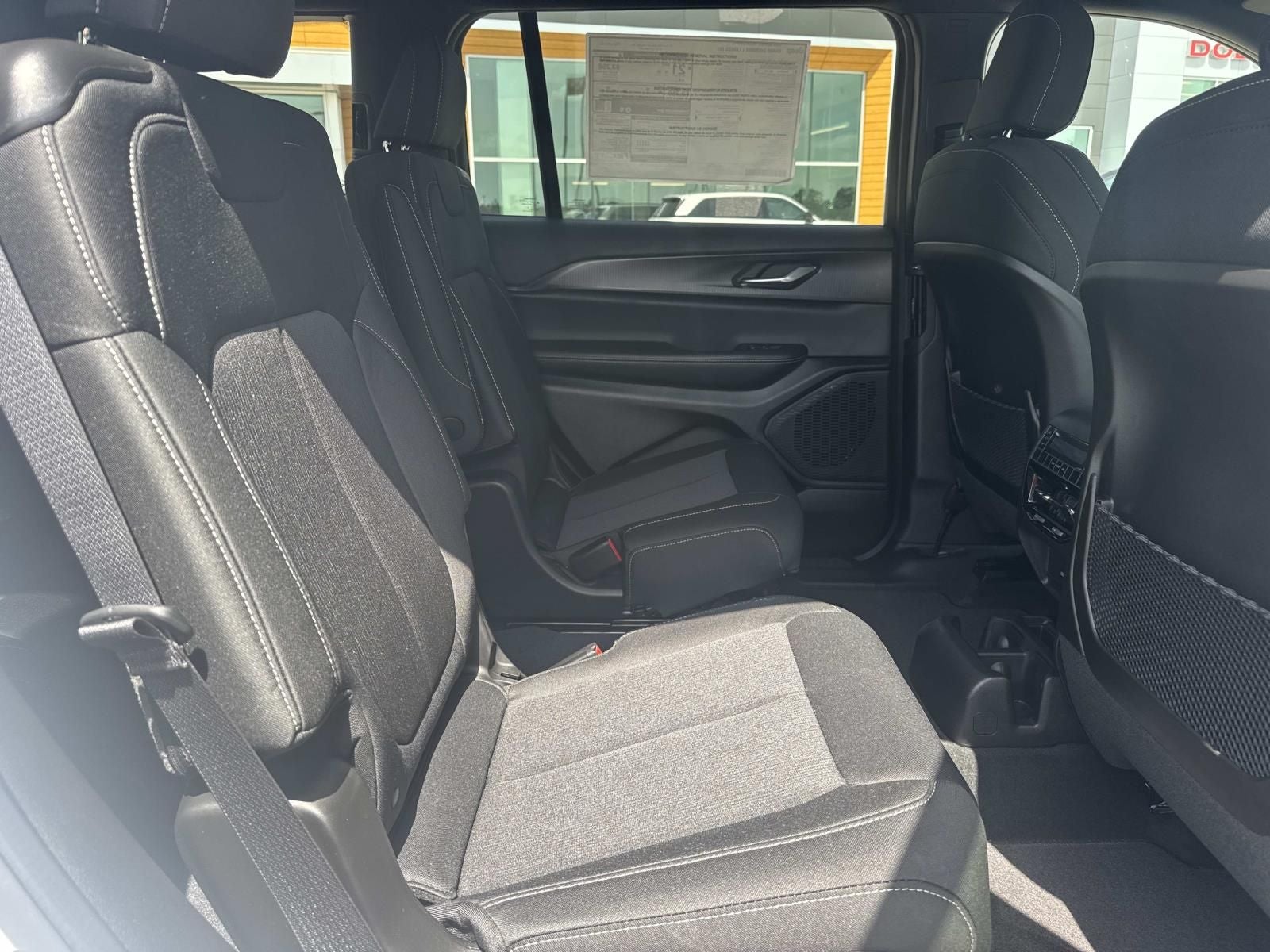 2026 Jeep Grand Cherokee GRAND CHEROKEE L LAREDO 4X4