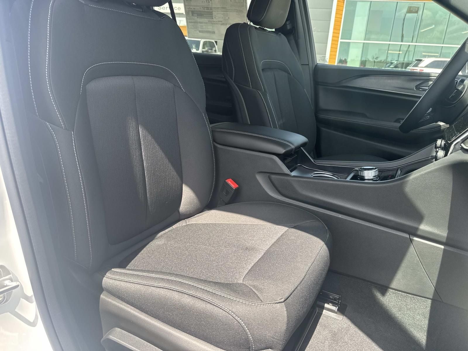 2026 Jeep Grand Cherokee GRAND CHEROKEE L LAREDO 4X4
