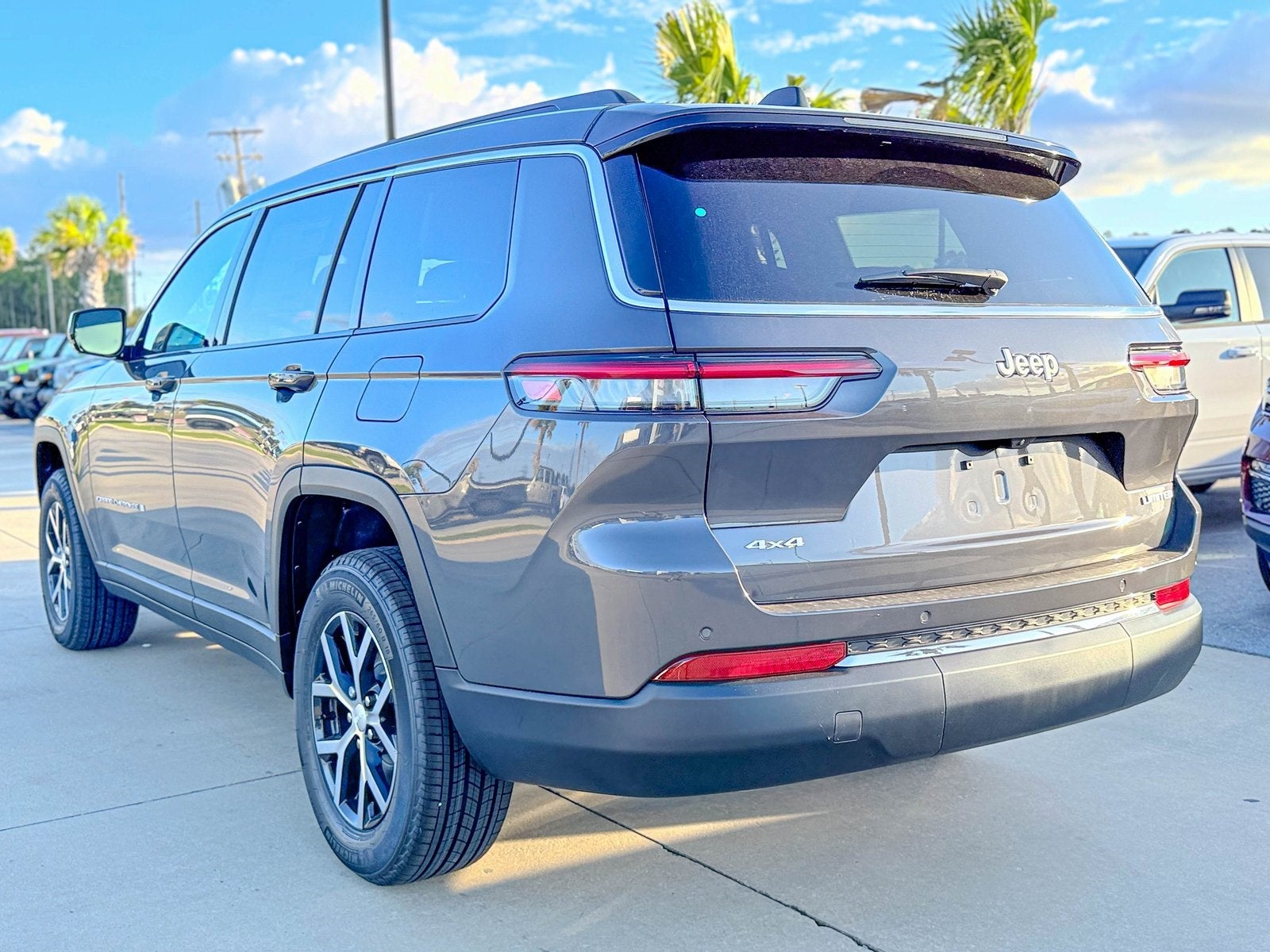 2025 Jeep Grand Cherokee GRAND CHEROKEE L LIMITED 4X4