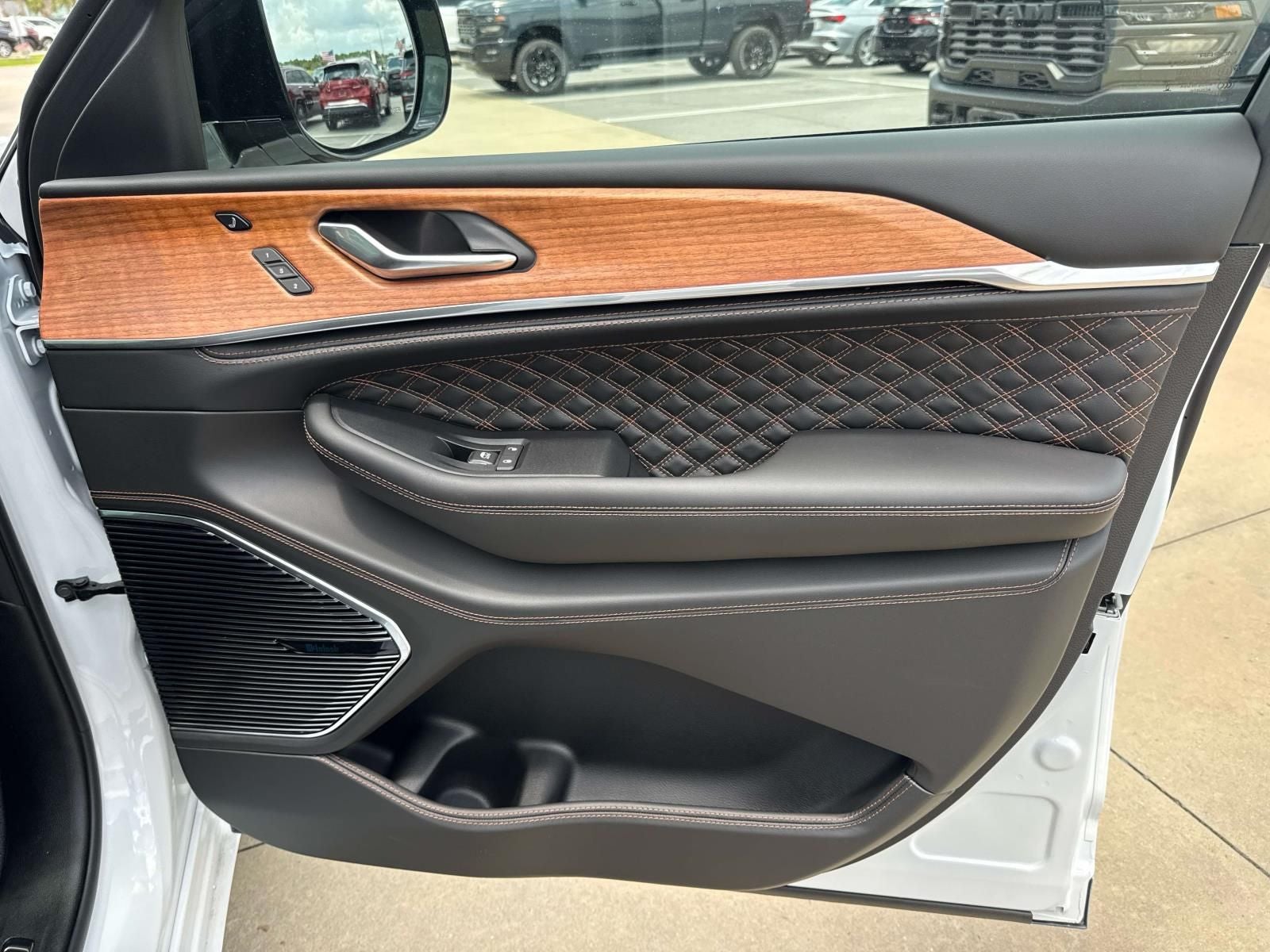 2026 Jeep Grand Cherokee GRAND CHEROKEE L SUMMIT 4X4