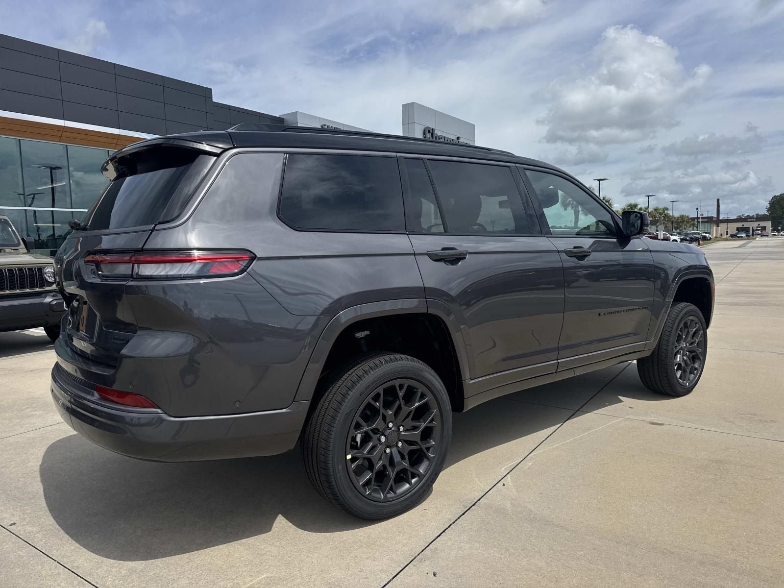 2026 Jeep Grand Cherokee GRAND CHEROKEE L SUMMIT 4X4