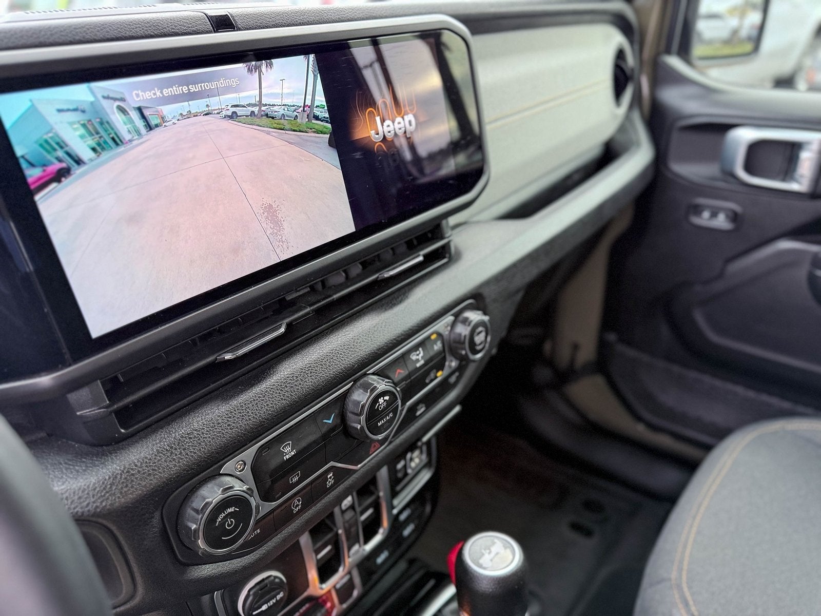 2025 Jeep Wrangler 4-Door Willys 4x4