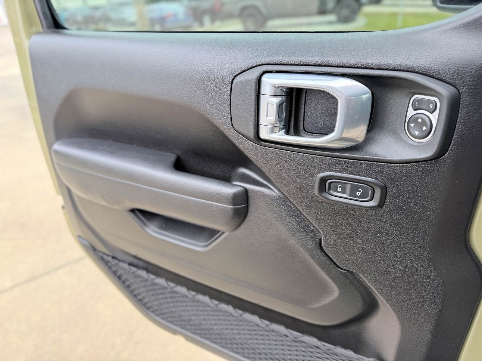 2025 Jeep Wrangler 4-Door Willys 4x4