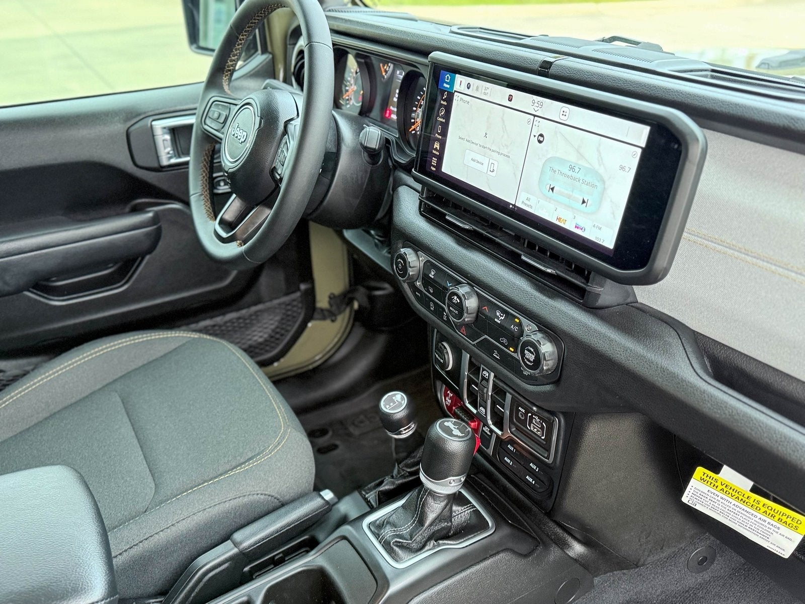 2025 Jeep Wrangler 4-Door Willys 4x4