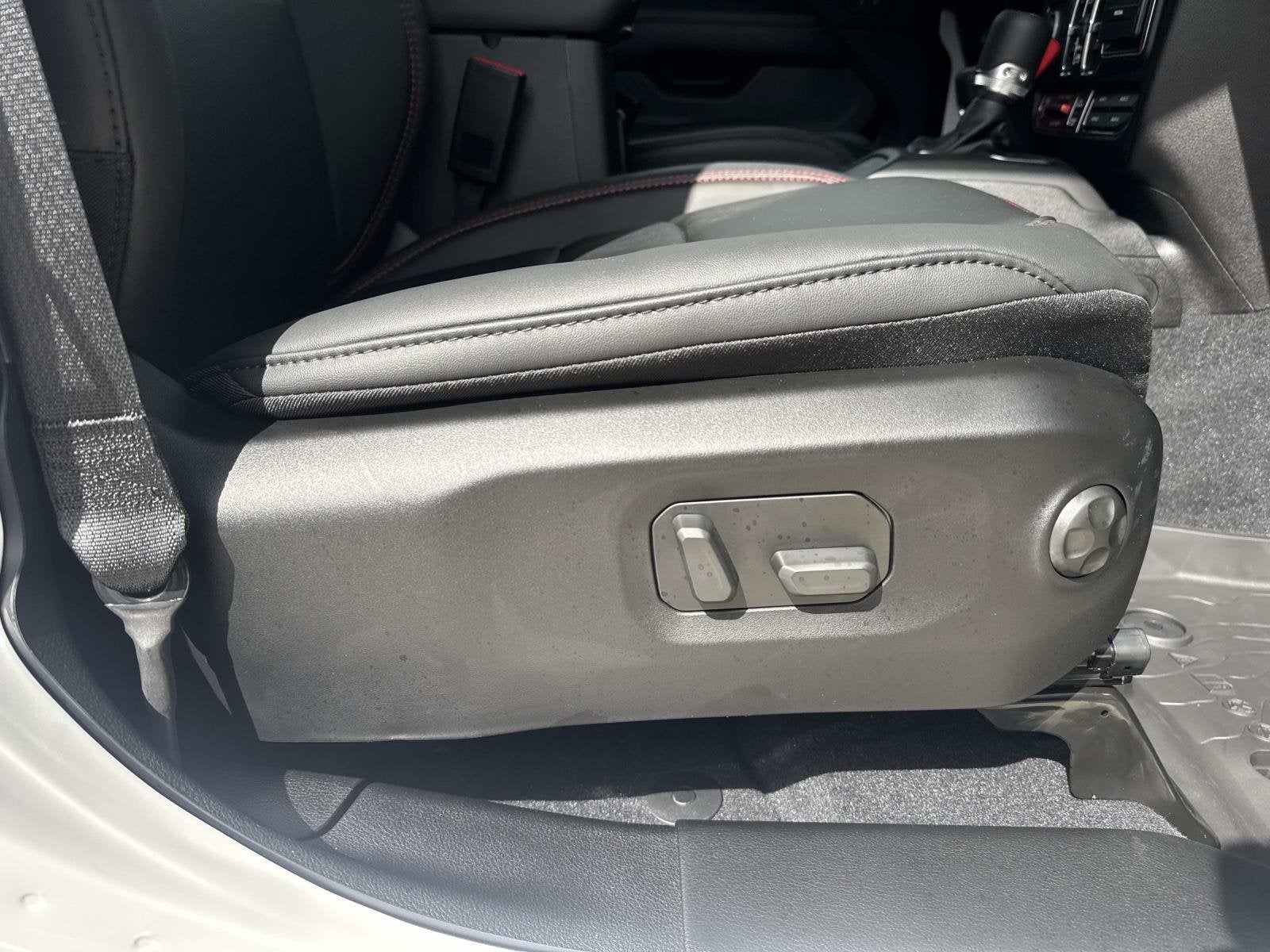 2027 Jeep Wrangler WRANGLER 4-DOOR RUBICON X