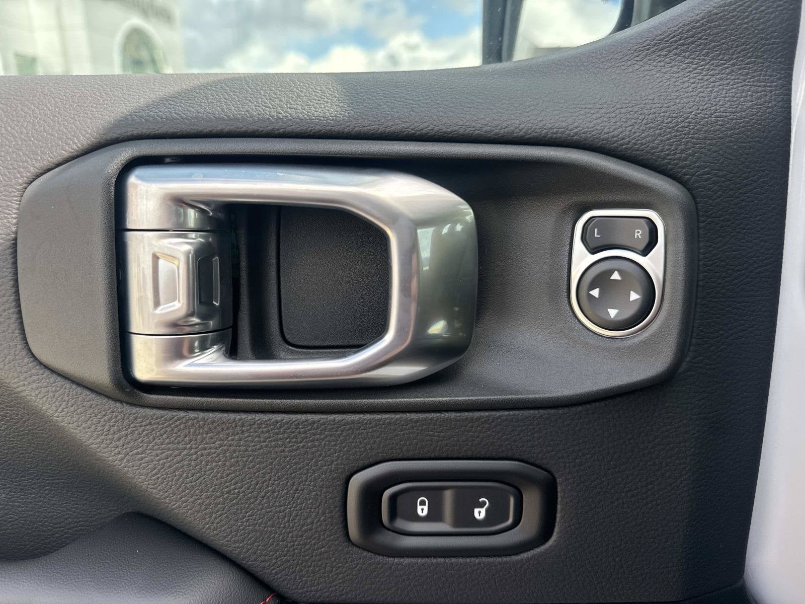 2027 Jeep Wrangler WRANGLER 4-DOOR RUBICON X