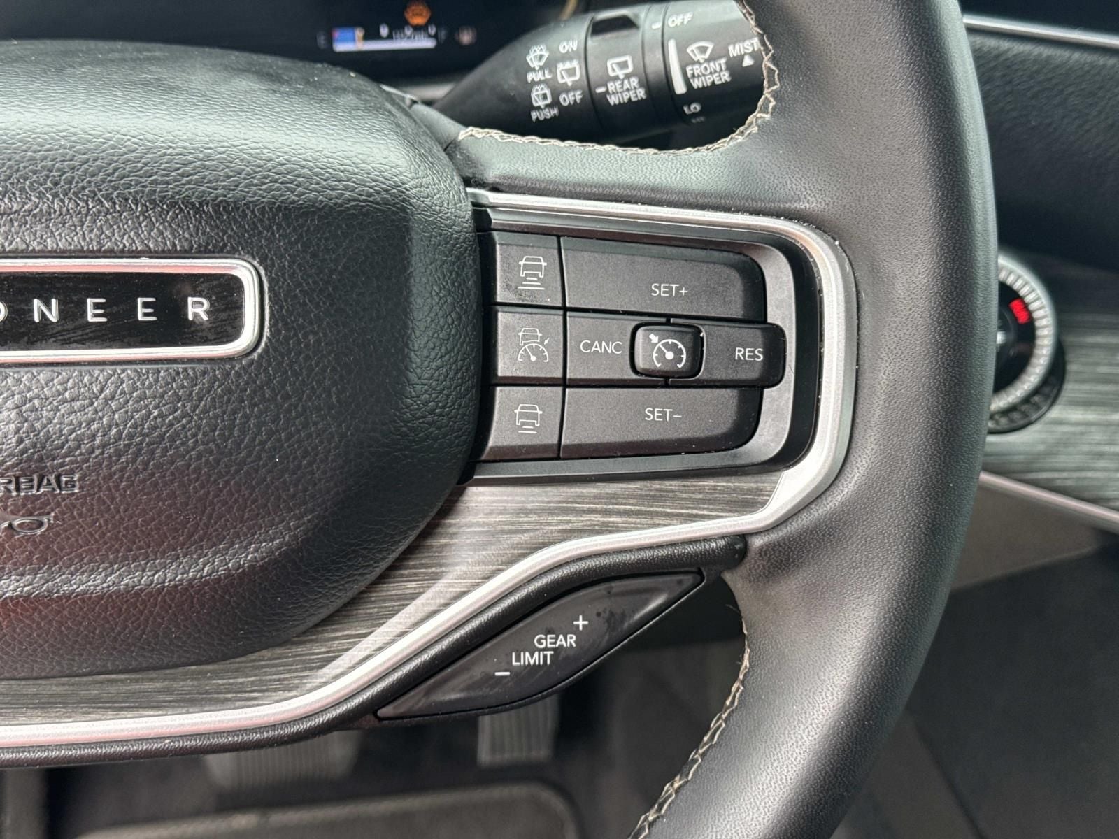 2024 Jeep Wagoneer L Series II 4x2