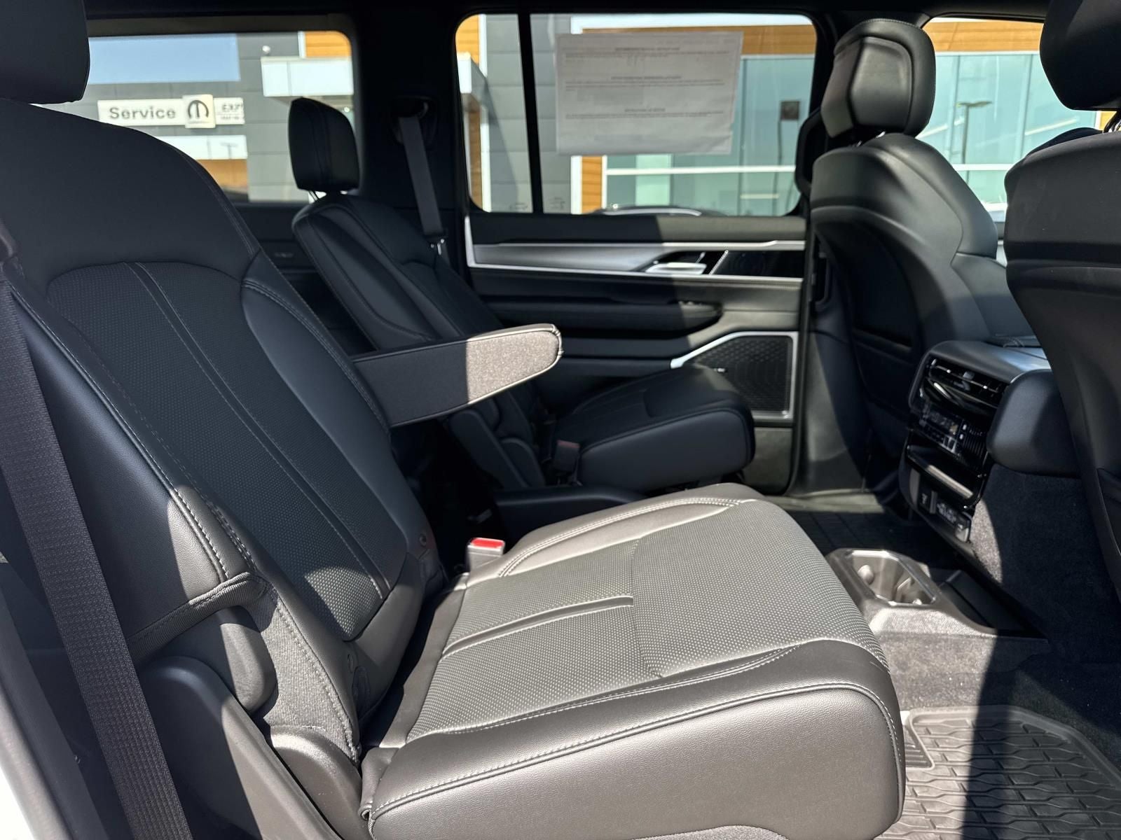 2026 Jeep Grand Wagoneer GRAND WAGONEER UPLAND 4X4