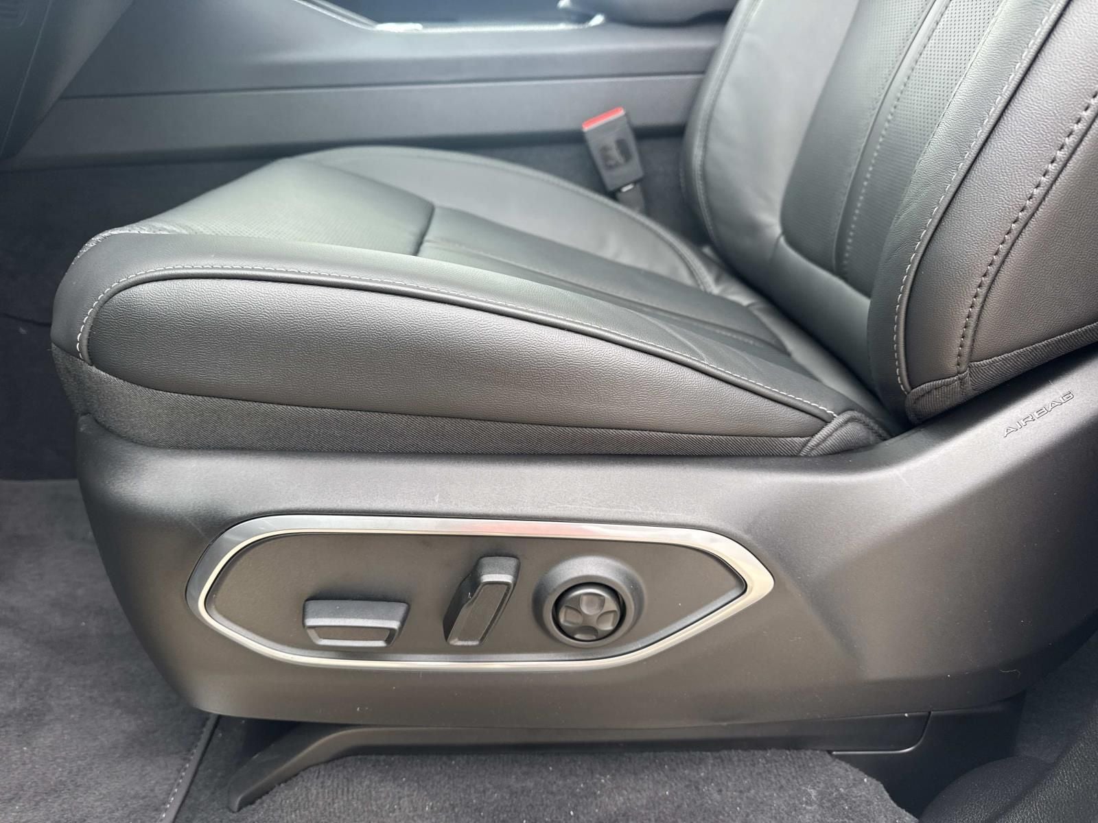 2026 Jeep Grand Wagoneer GRAND WAGONEER UPLAND 4X4